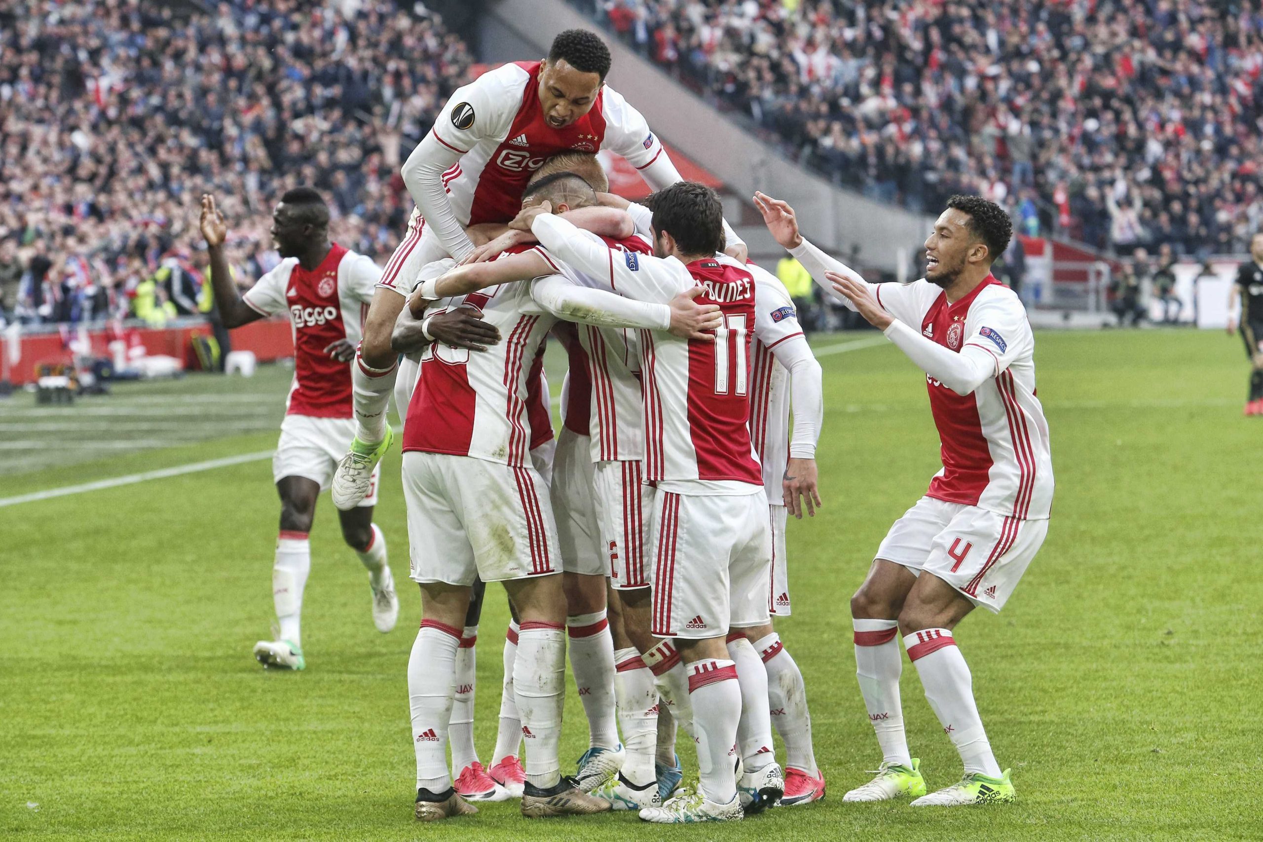 Liga Europa: Manchester United e Ajax à espreita da final