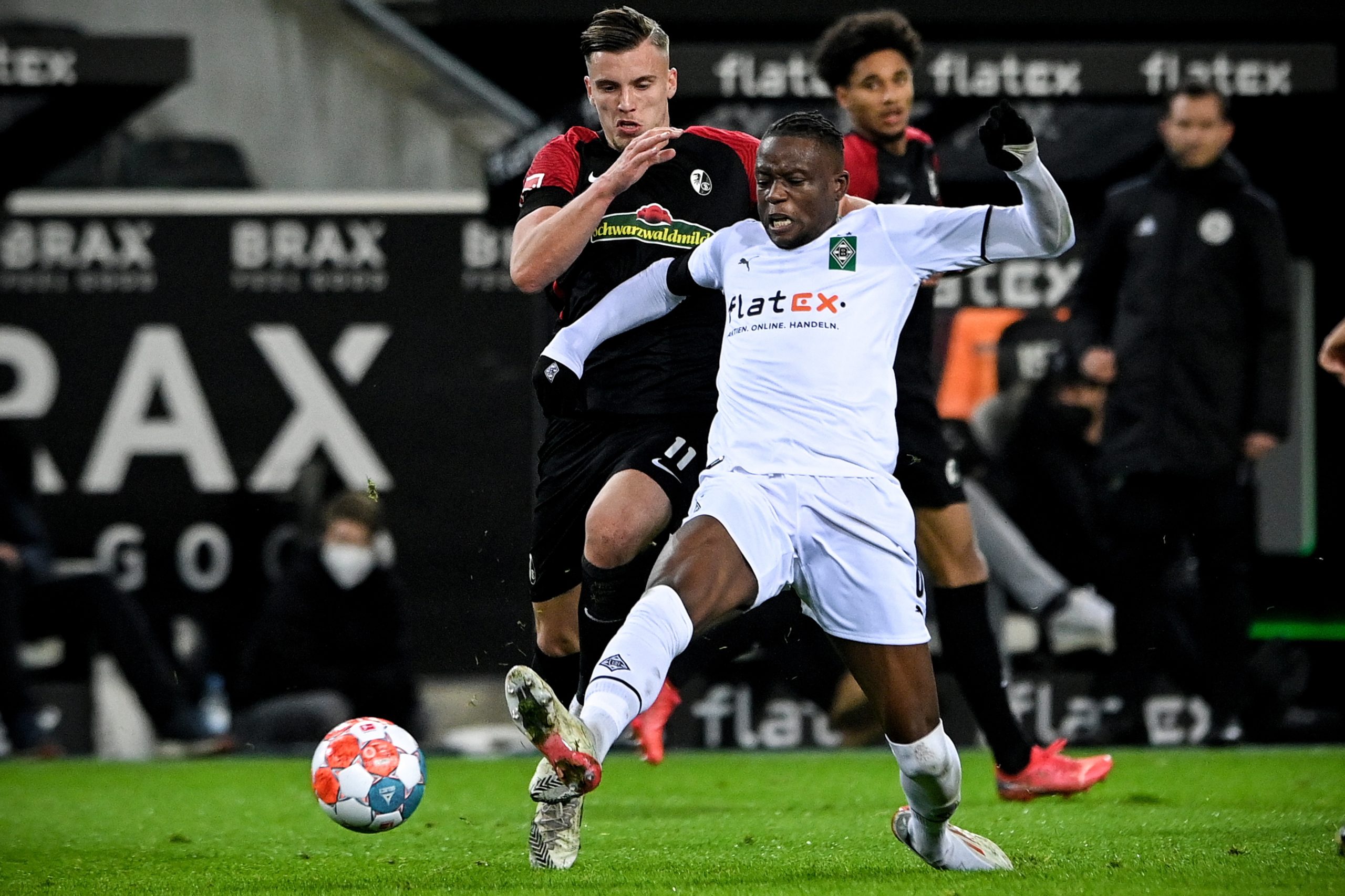 Internacional suíço Denis Zakaria troca Borussia Mönchengladbach pela Juventus