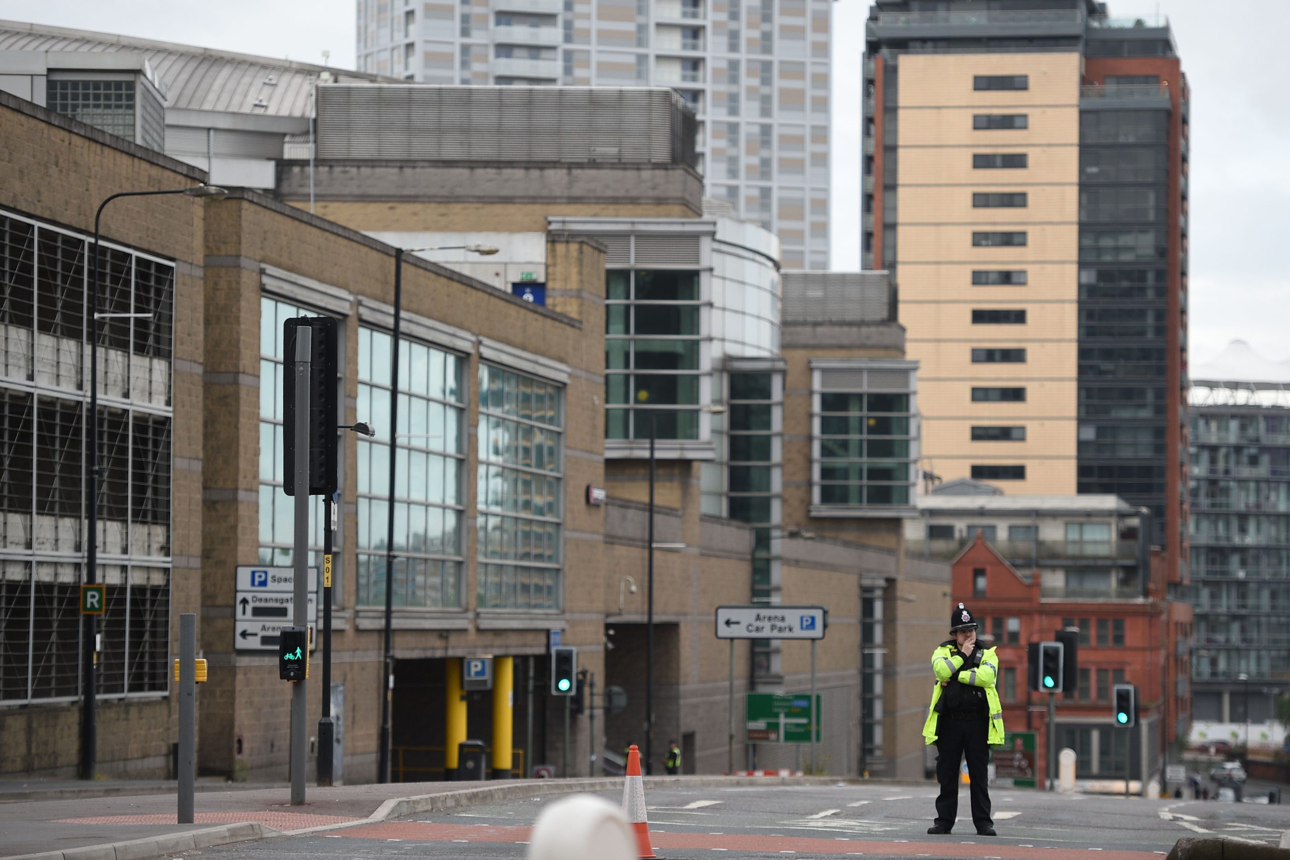 Mais três detidos por alegada ligação ao ataque em Manchester