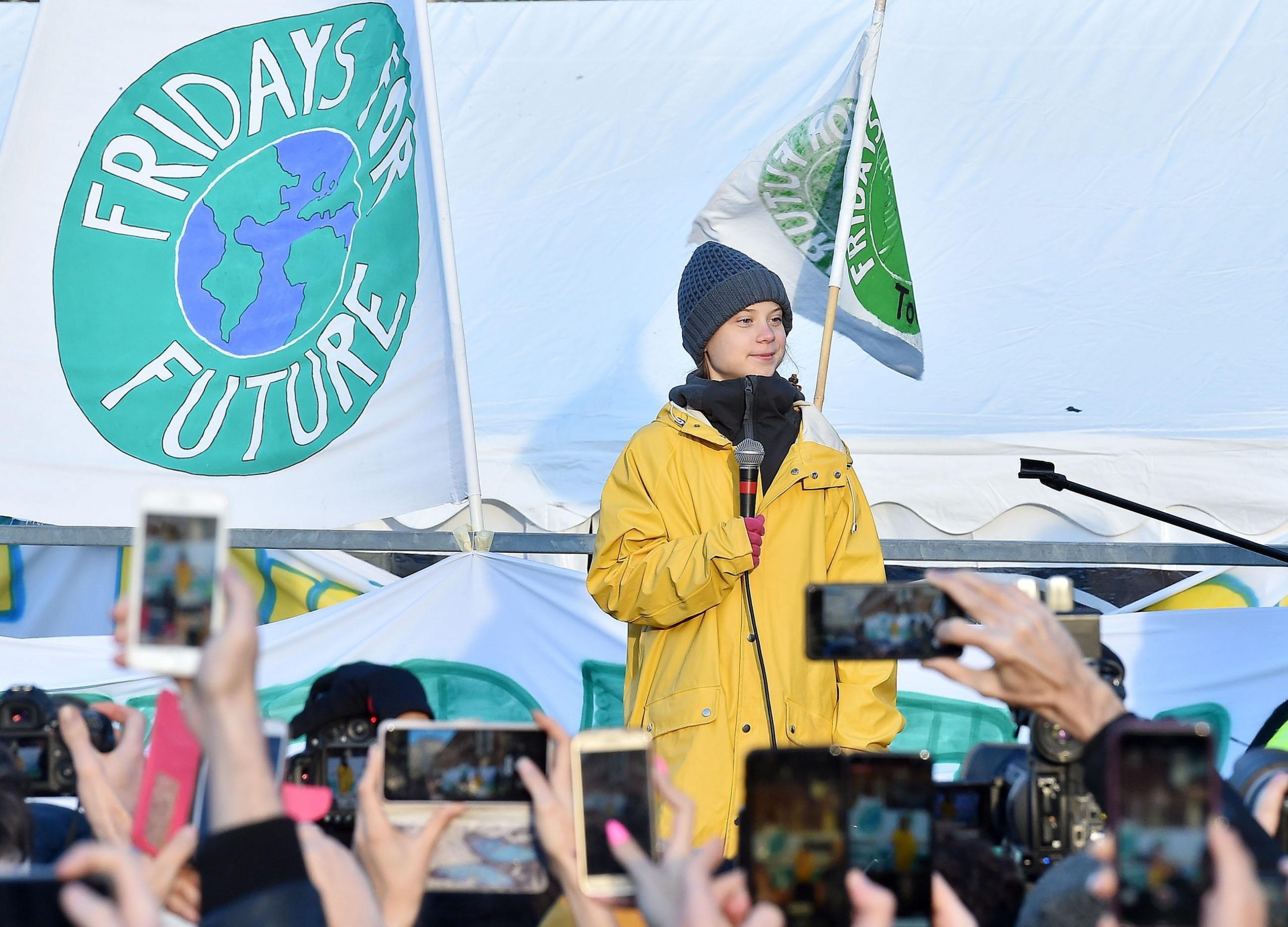 “Ela está feliz, mas eu preocupo-me”, assume pai de Greta Thunberg