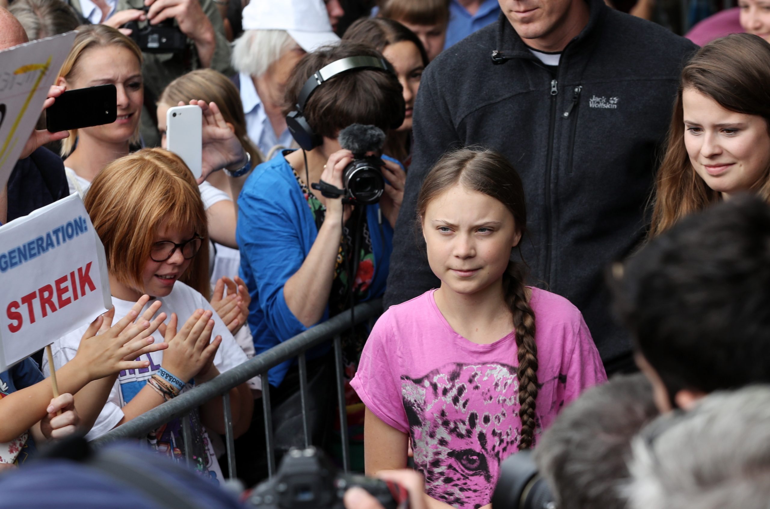 Ativista pelo clima Greta Thunberg vai levar luta para os Estados Unidos