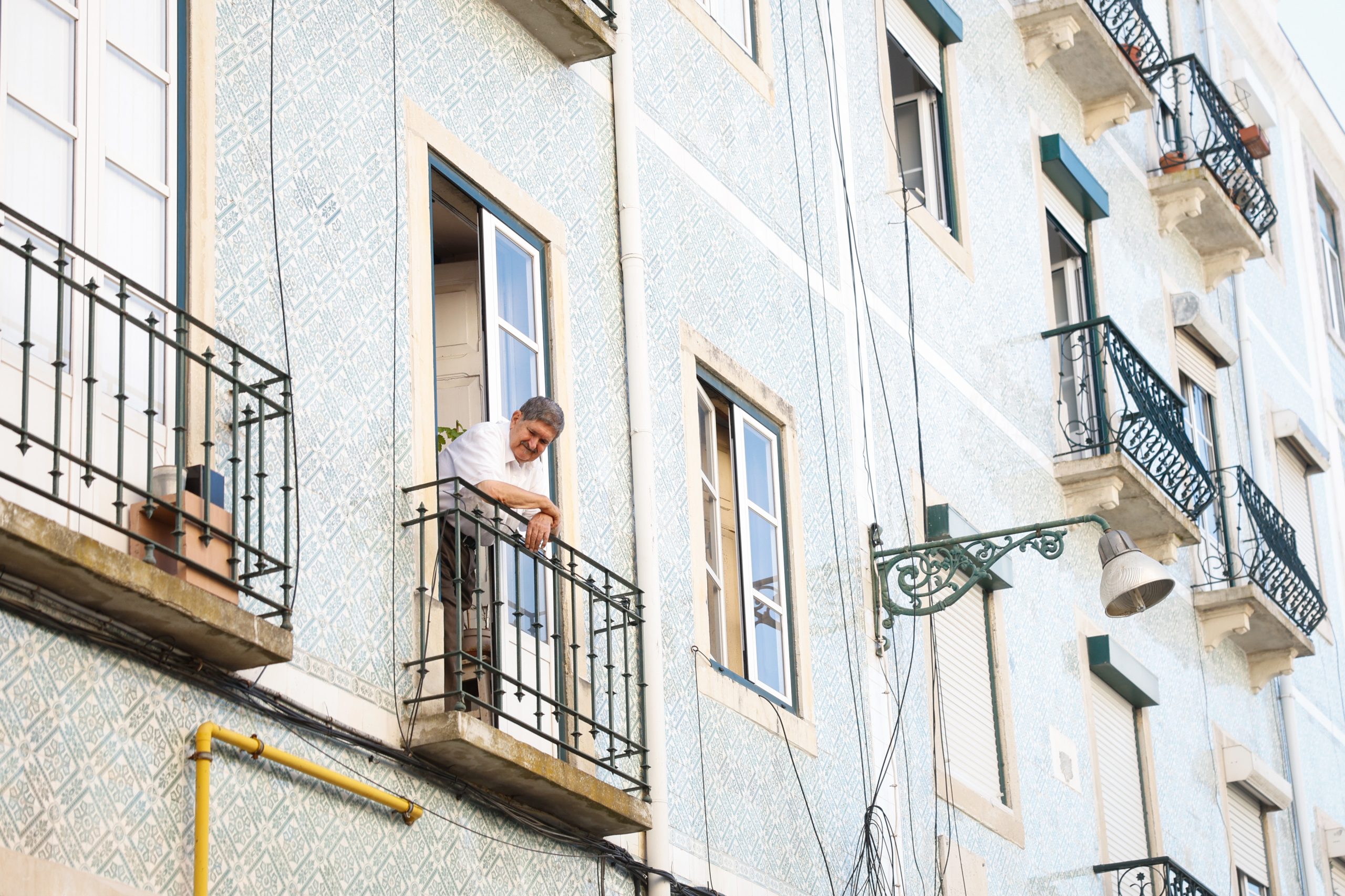 Airbnb contra Câmara de Lisboa: novas regras prejudicam famílias e beneficiam os hóteis, dizem os responsáveis da plataforma