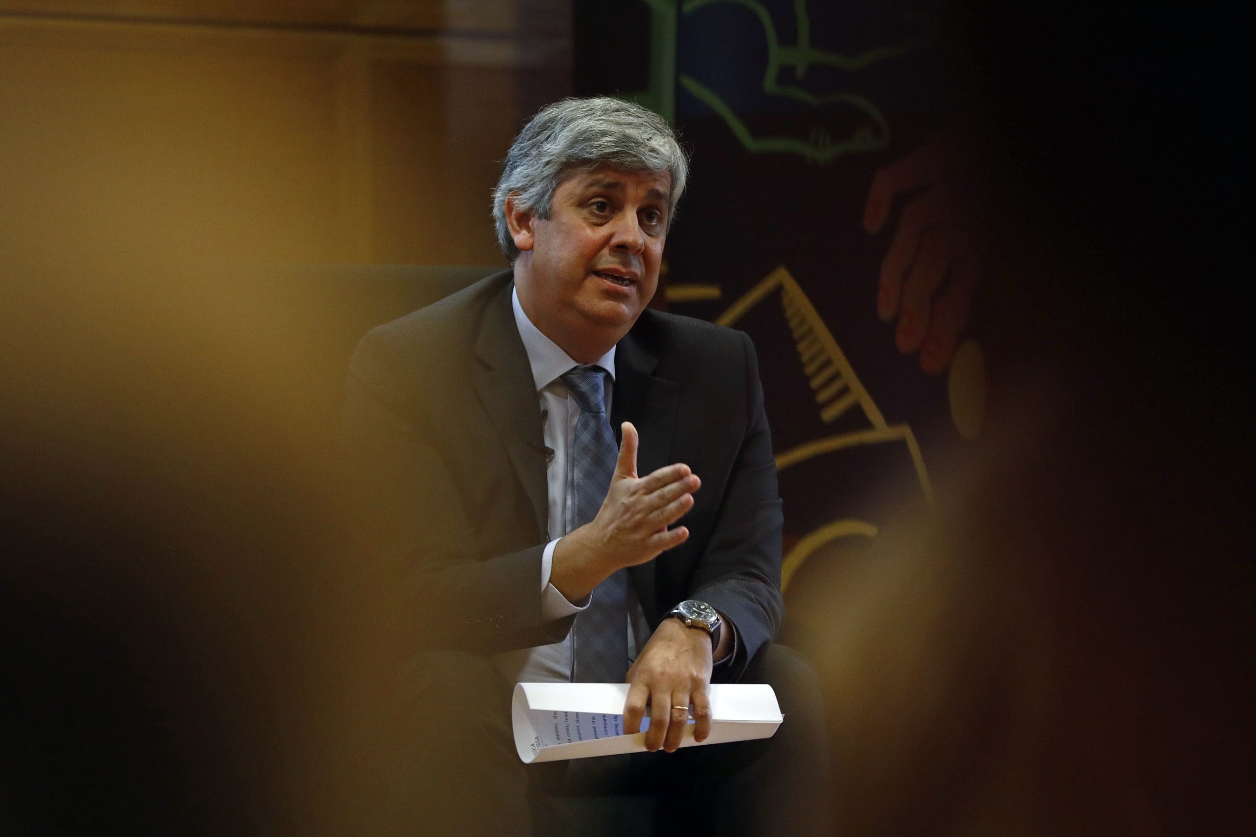 OE2019: Centeno diz que aumentos no Estado estão “em negociação” mas não se compromete