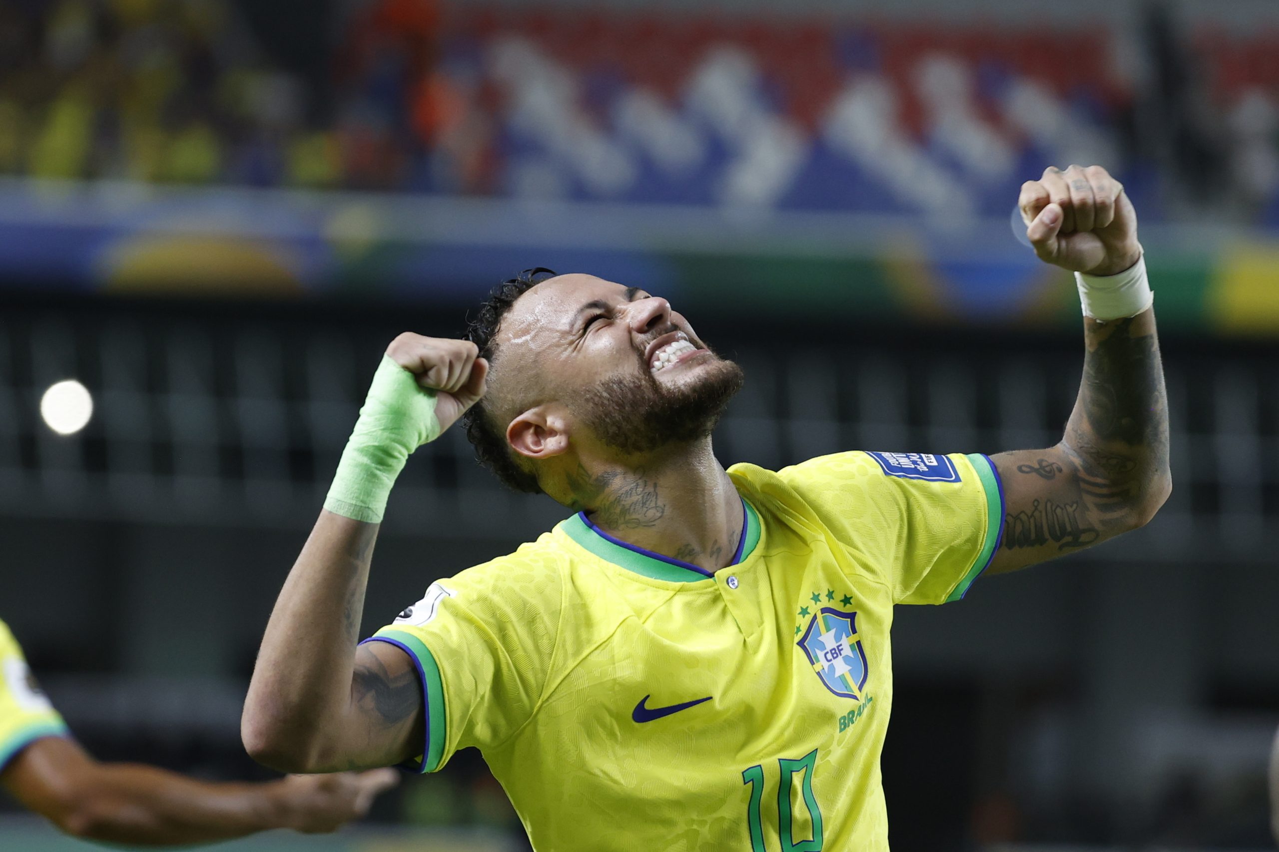 Brasil vence Bolívia, Neymar ultrapassa Pelé como melhor marcador da seleção brasileira