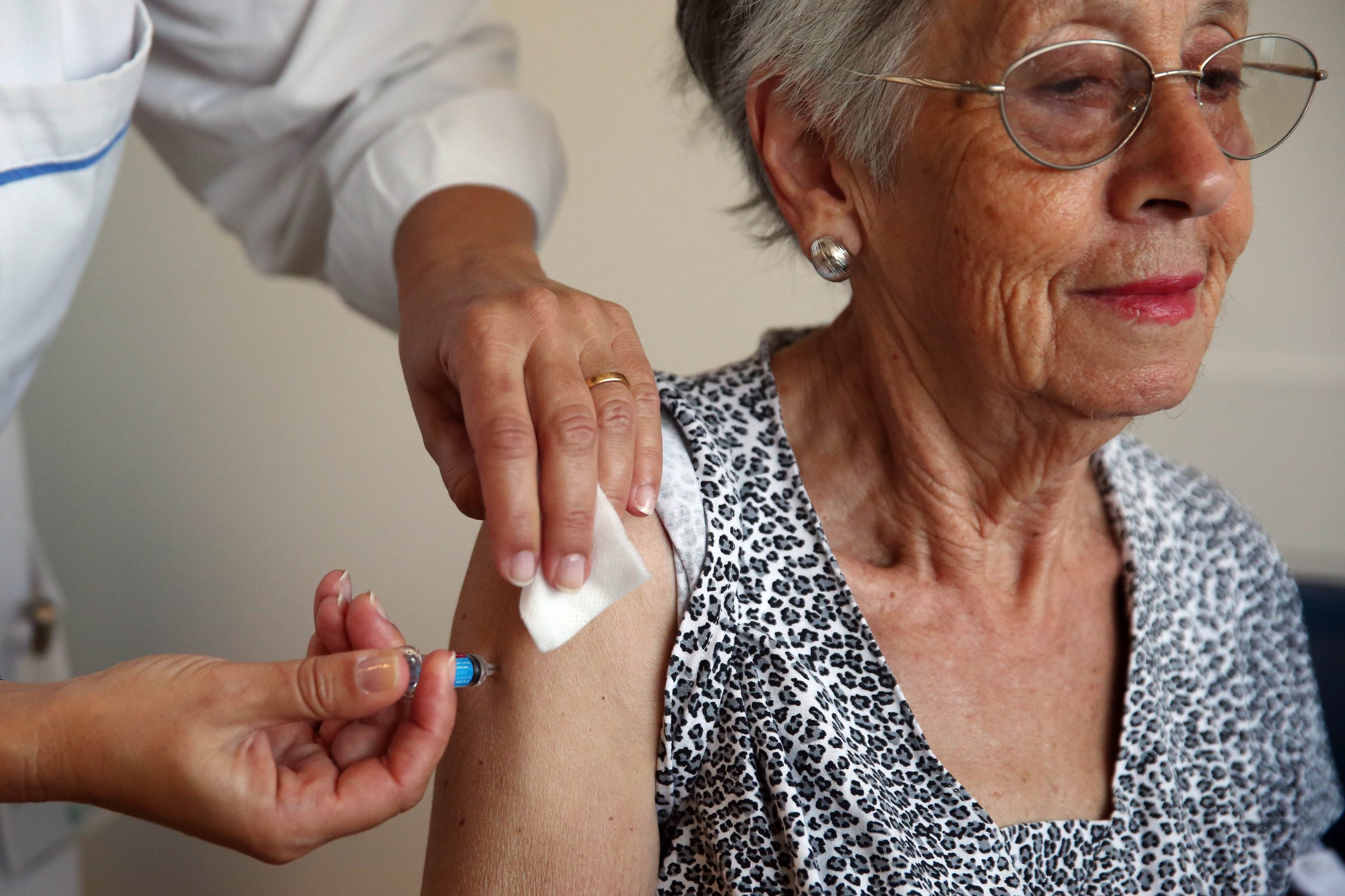 Mais de 1 milhão de portugueses com 65 ou mais anos já se vacinou contra a gripe