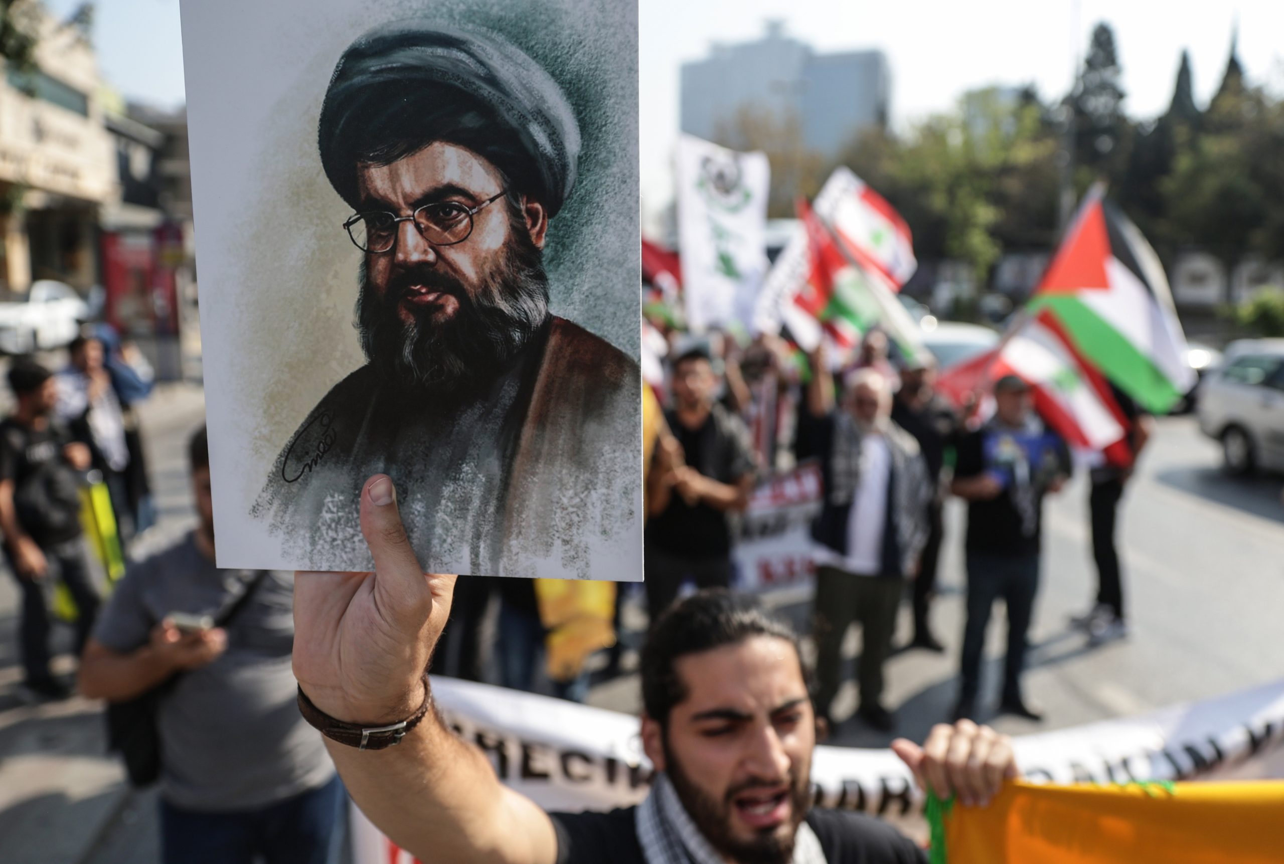 Quem chora por Hassan Nasrallah. De Beirute a Islamabad, houve milhares de pessoas nas ruas