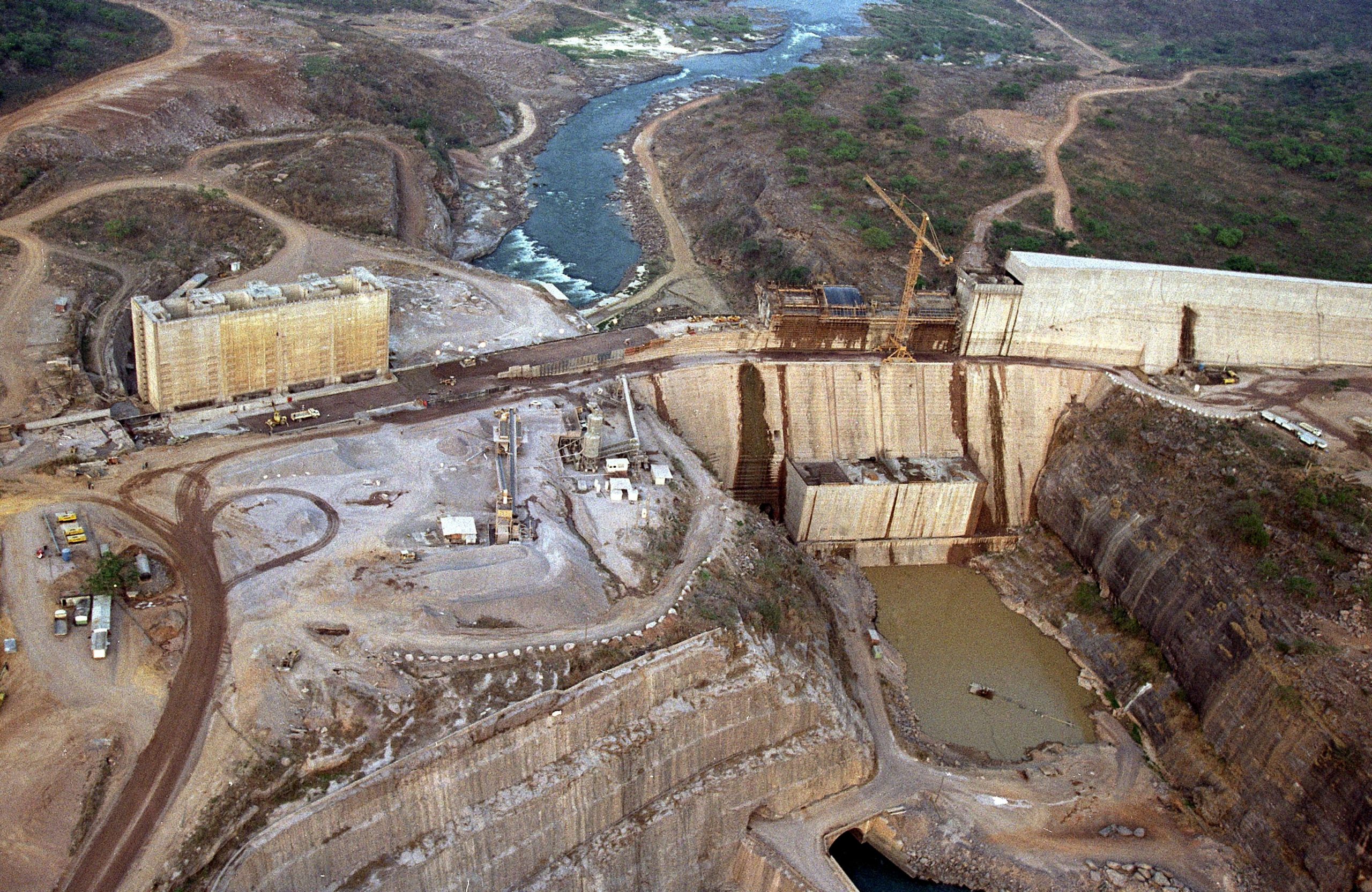 Luanda afetada por cortes gerais de eletricidade devido a falta de sincronização entre barragens