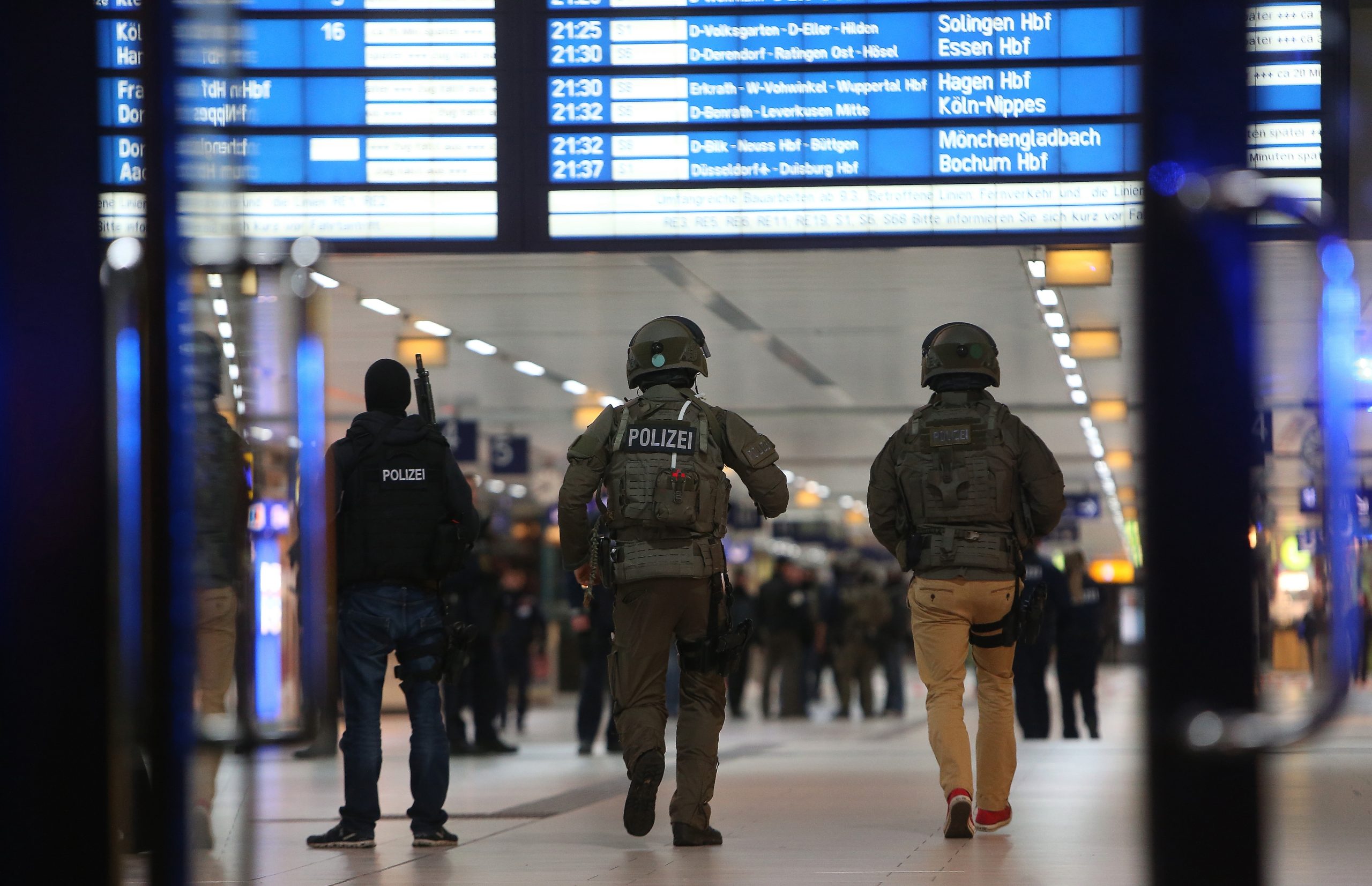Alemanha: Ataque com machado faz pelo menos cinco feridos em estação de comboios de Dusseldorf