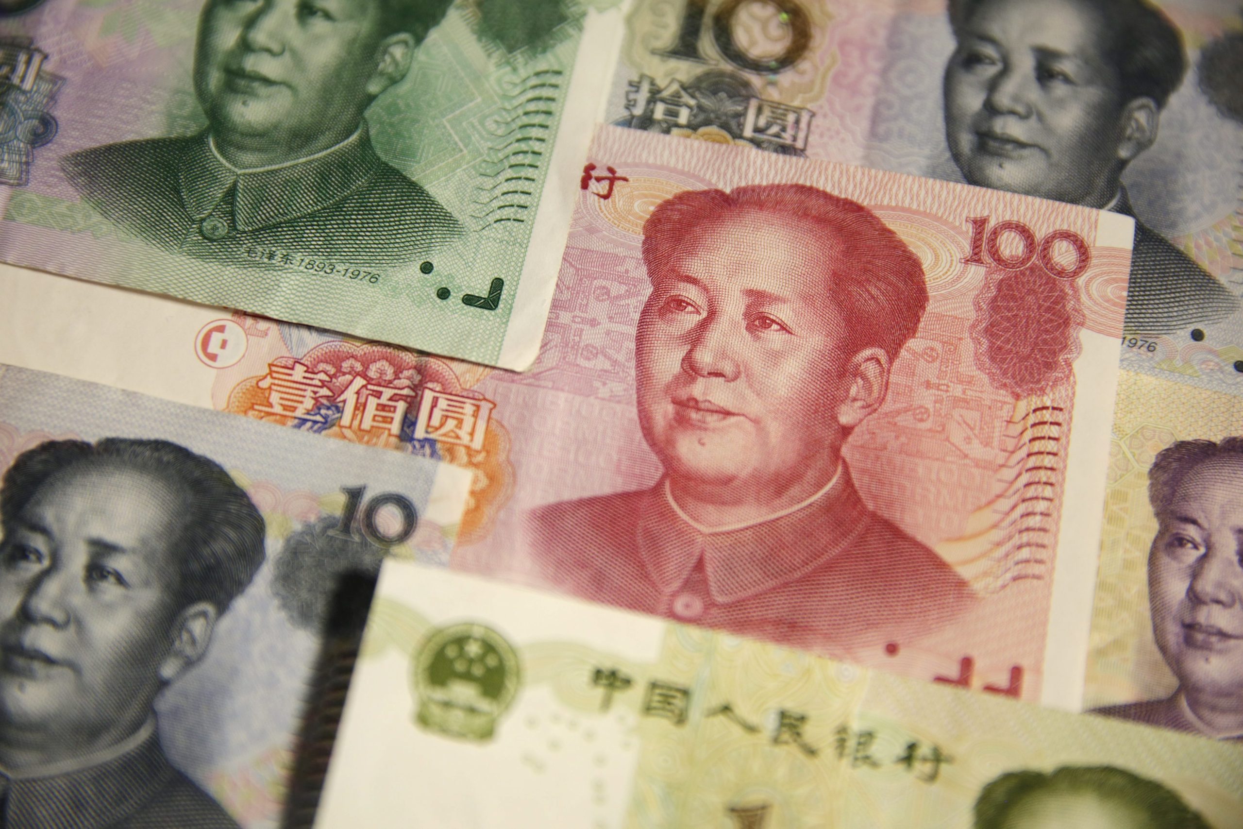 China estabelece meta de crescimento económico entre 6% e 6,5%, o ritmo mais lento dos últimos 28 anos
