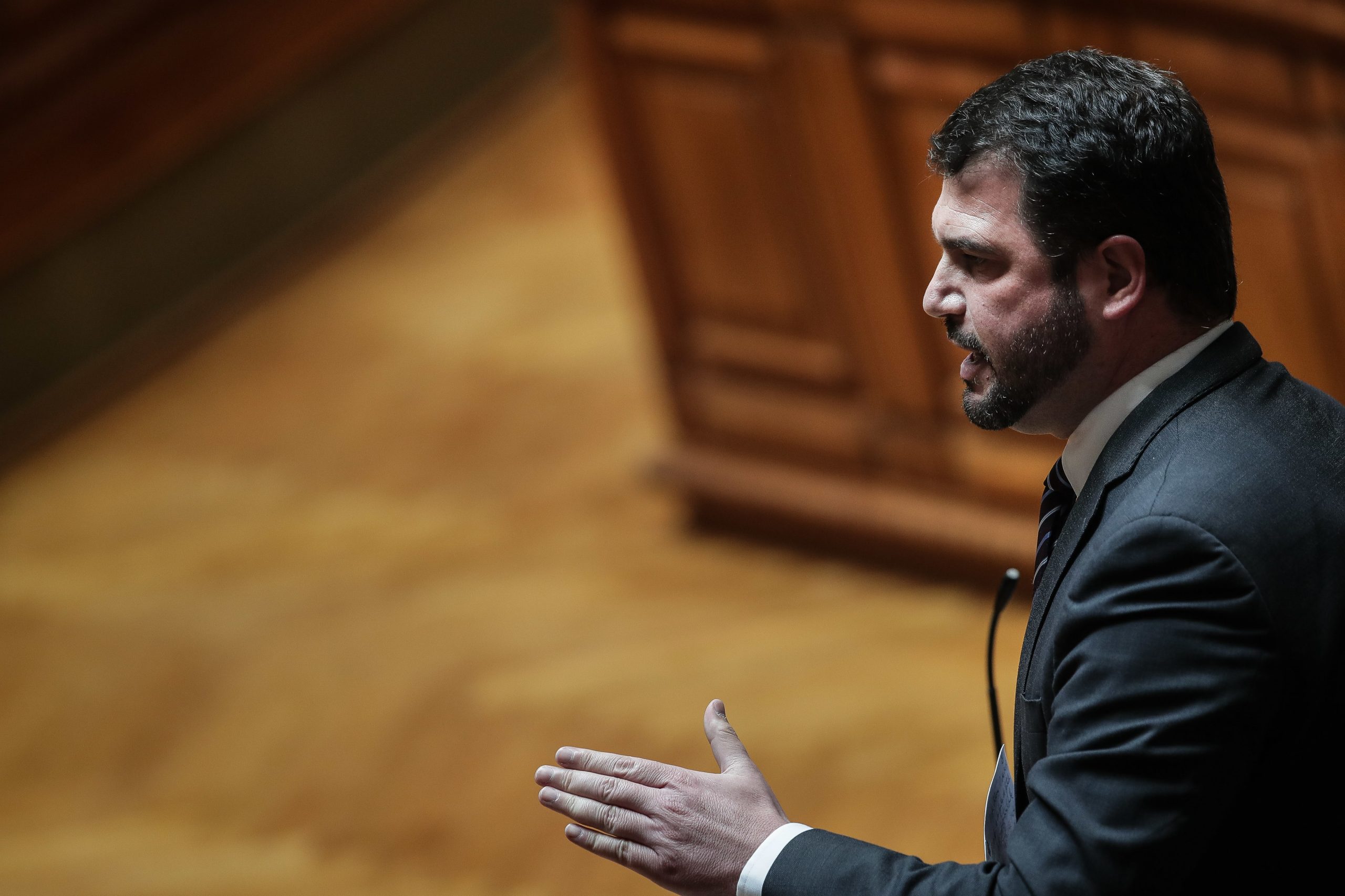 OE2021: Governo isolado na defesa do orçamento diz ser do “interesse nacional” viabilizá-lo