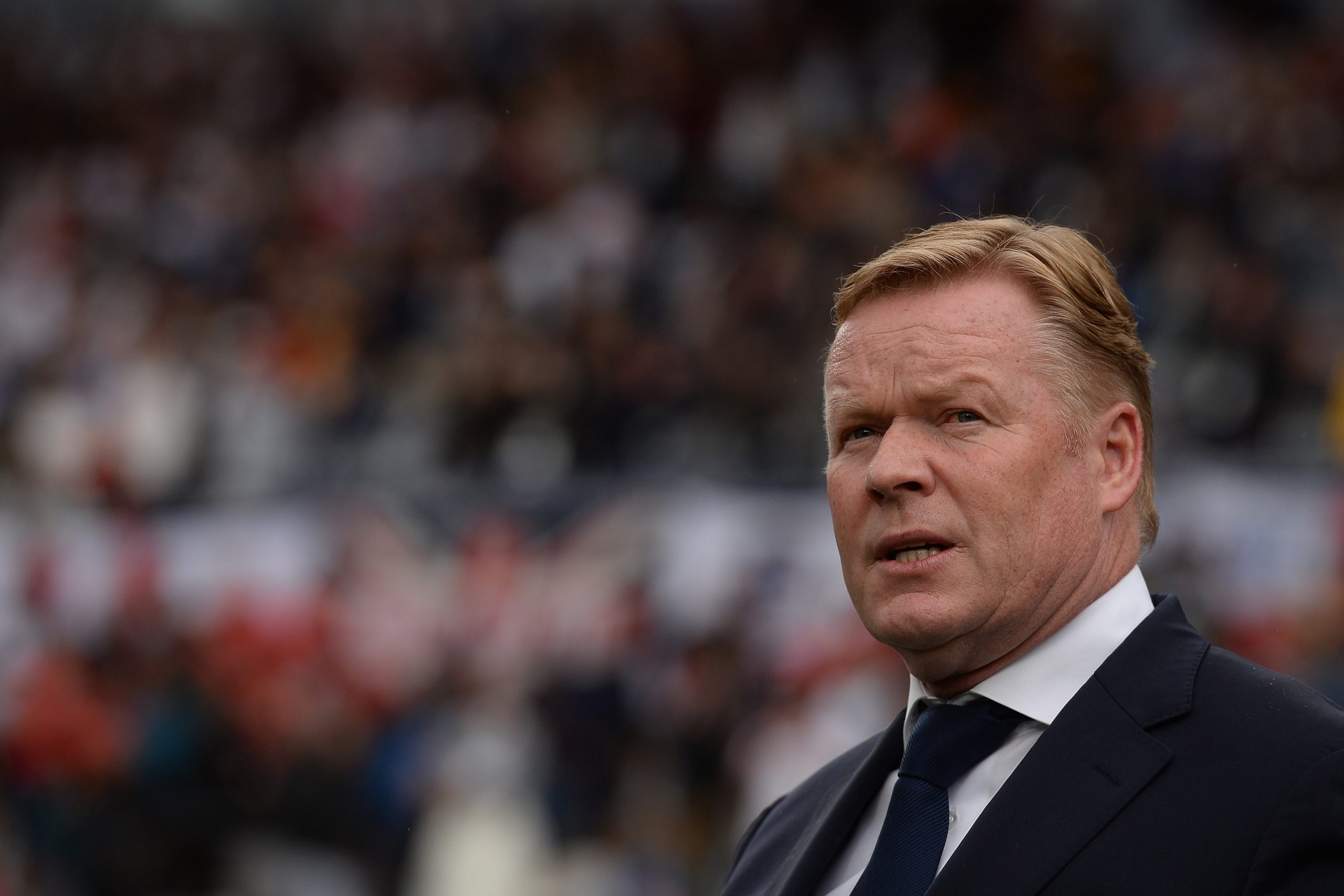 Barcelona apresenta Ronald Koeman como novo treinador