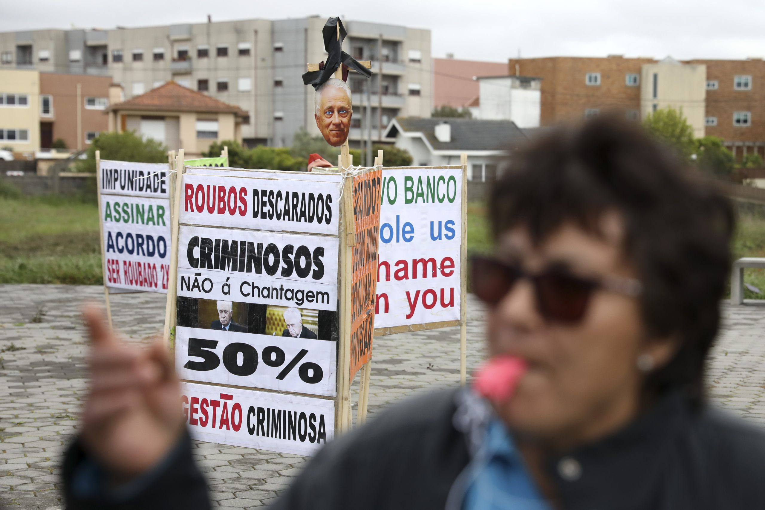 Lesados do BES exigem hoje no Porto devolução da totalidade das poupanças