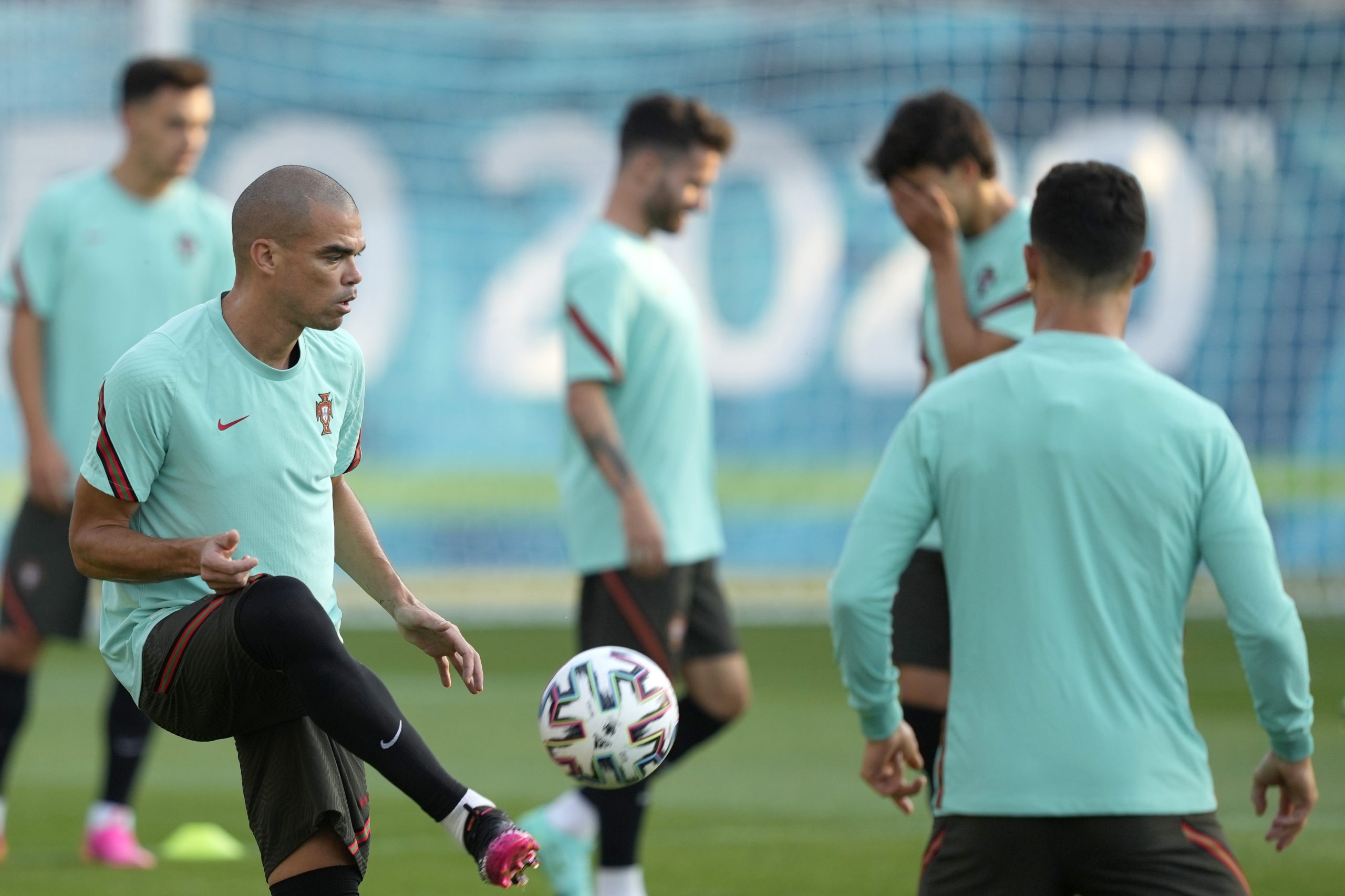 Euro2020: Portugal viaja para Sevilha na véspera do confronto dos ‘oitavos’ com a Bélgica