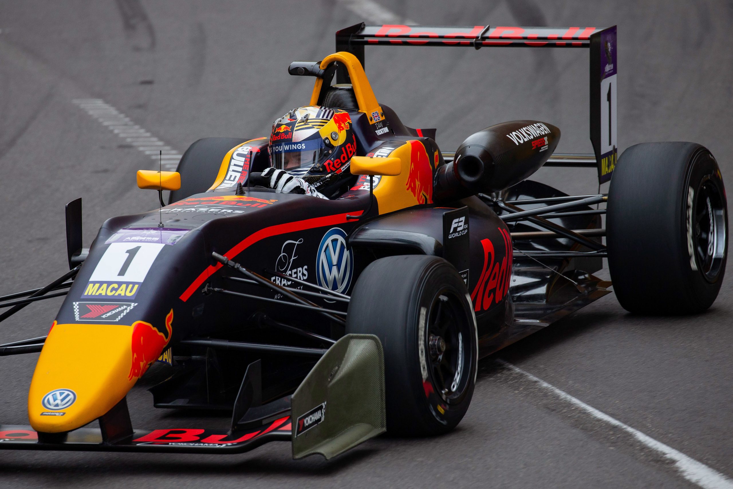 Britânico Daniel Ticktum parte em primeiro para a qualificação da F3 em Macau