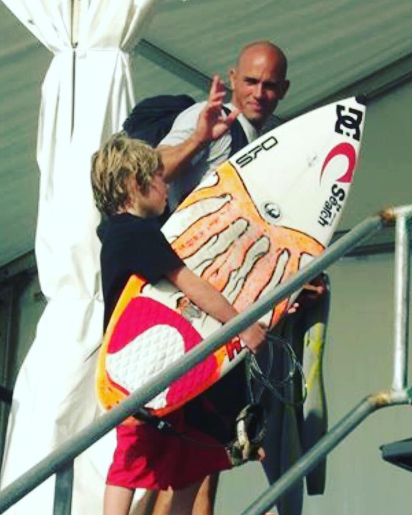 Kelly Slater com Afonso Antunes, quando este tinha 10 anos