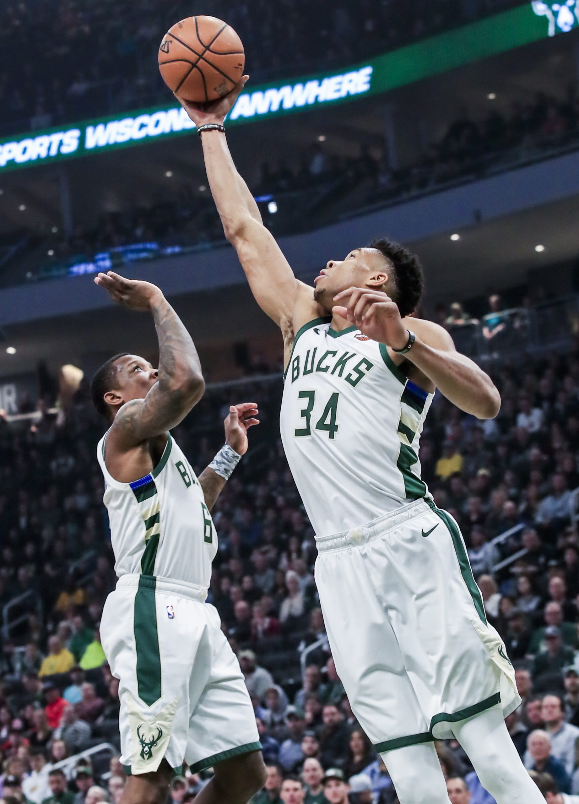 Milwaukee Bucks asseguram estatuto de melhor equipa da fase regular da NBA