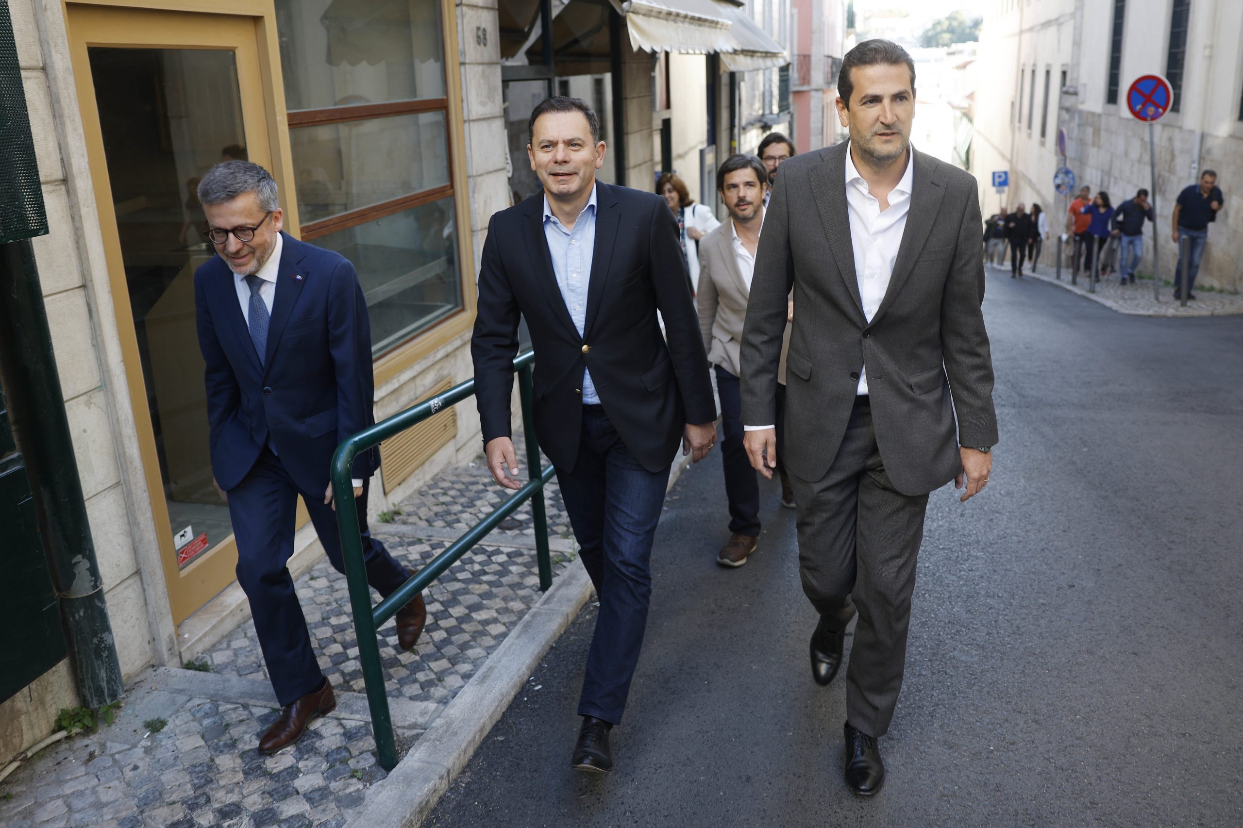 Montenegro acusa Costa de “desonestidade política” nas pensões