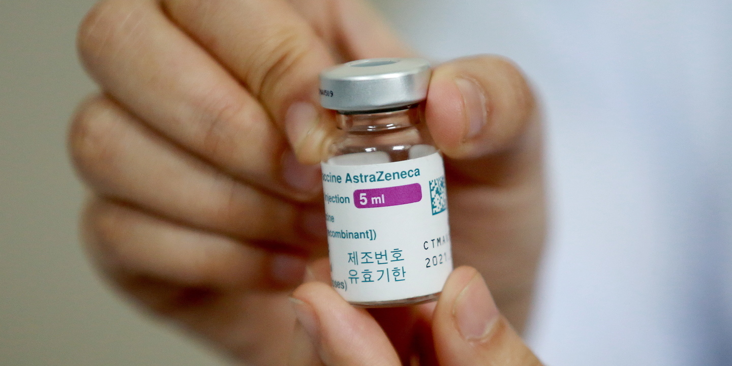 Regulador da UE defende que benefícios de vacina da AstraZeneca superam riscos de efeitos secundários