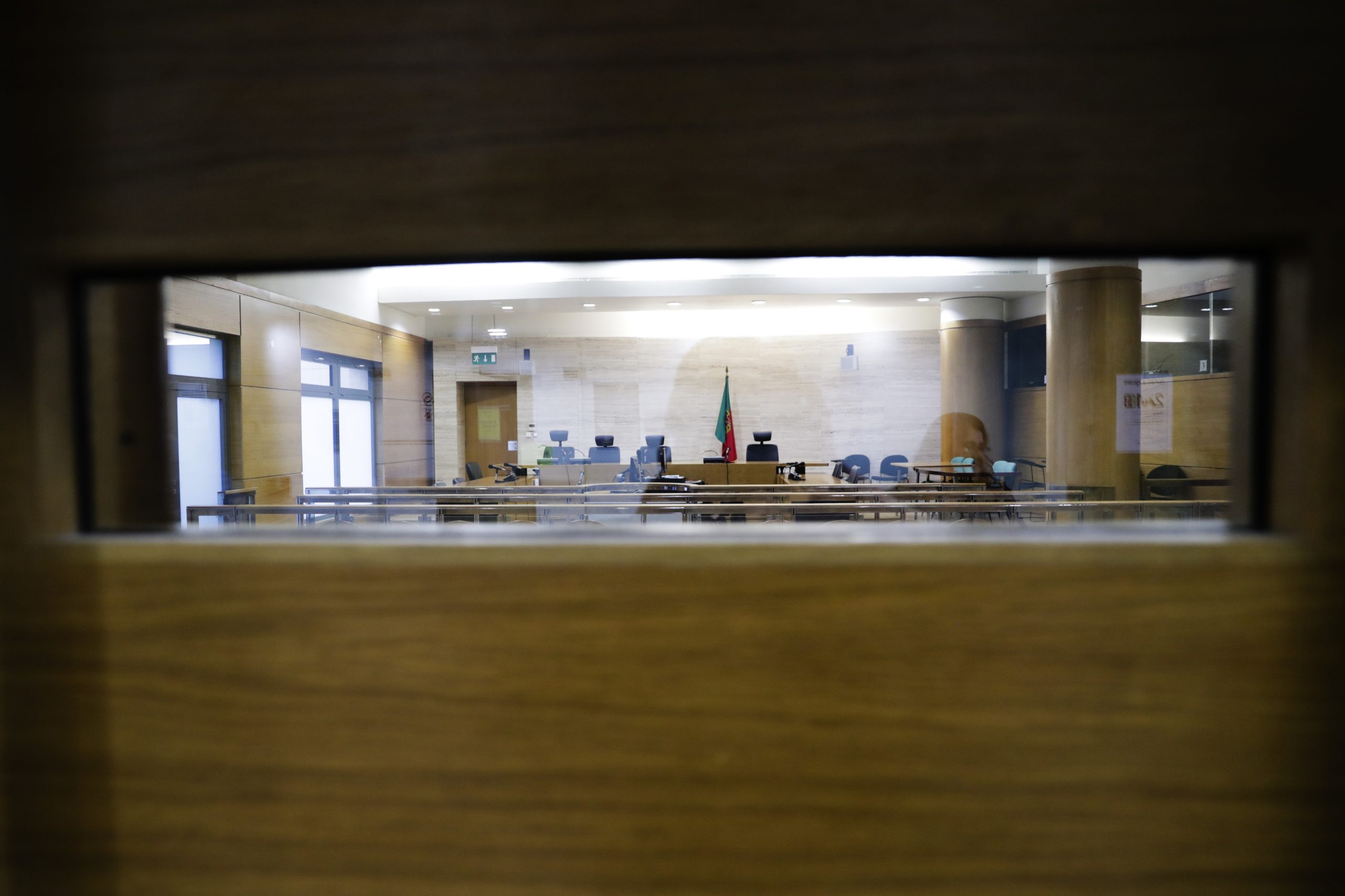 “Agressões evidenciam muita raiva”. Suspeita de homicídio na Lourinhã vai aguardar julgamento em prisão preventiva