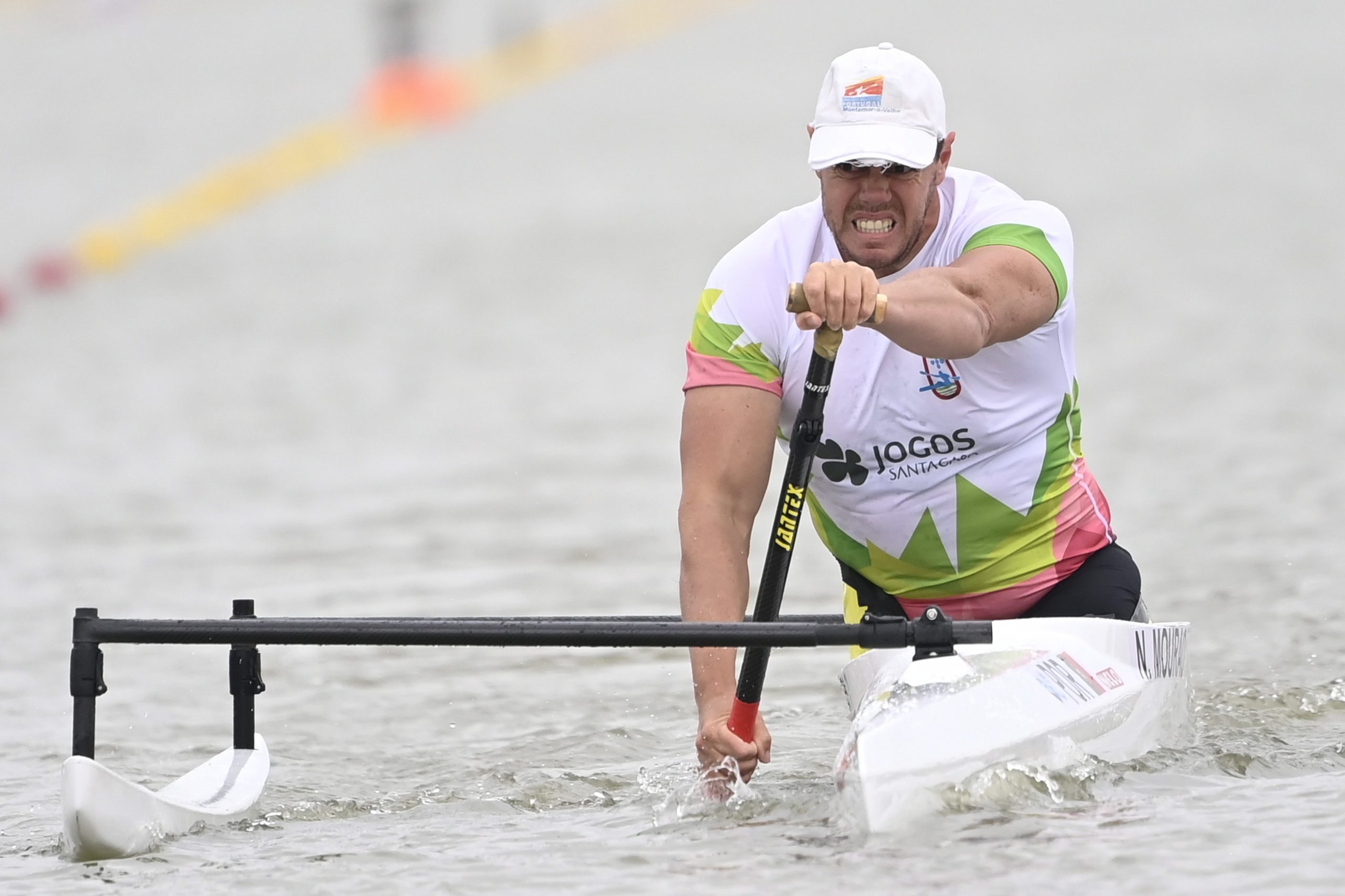 Canoísta Norberto Mourão na final dos 200 metros VL2