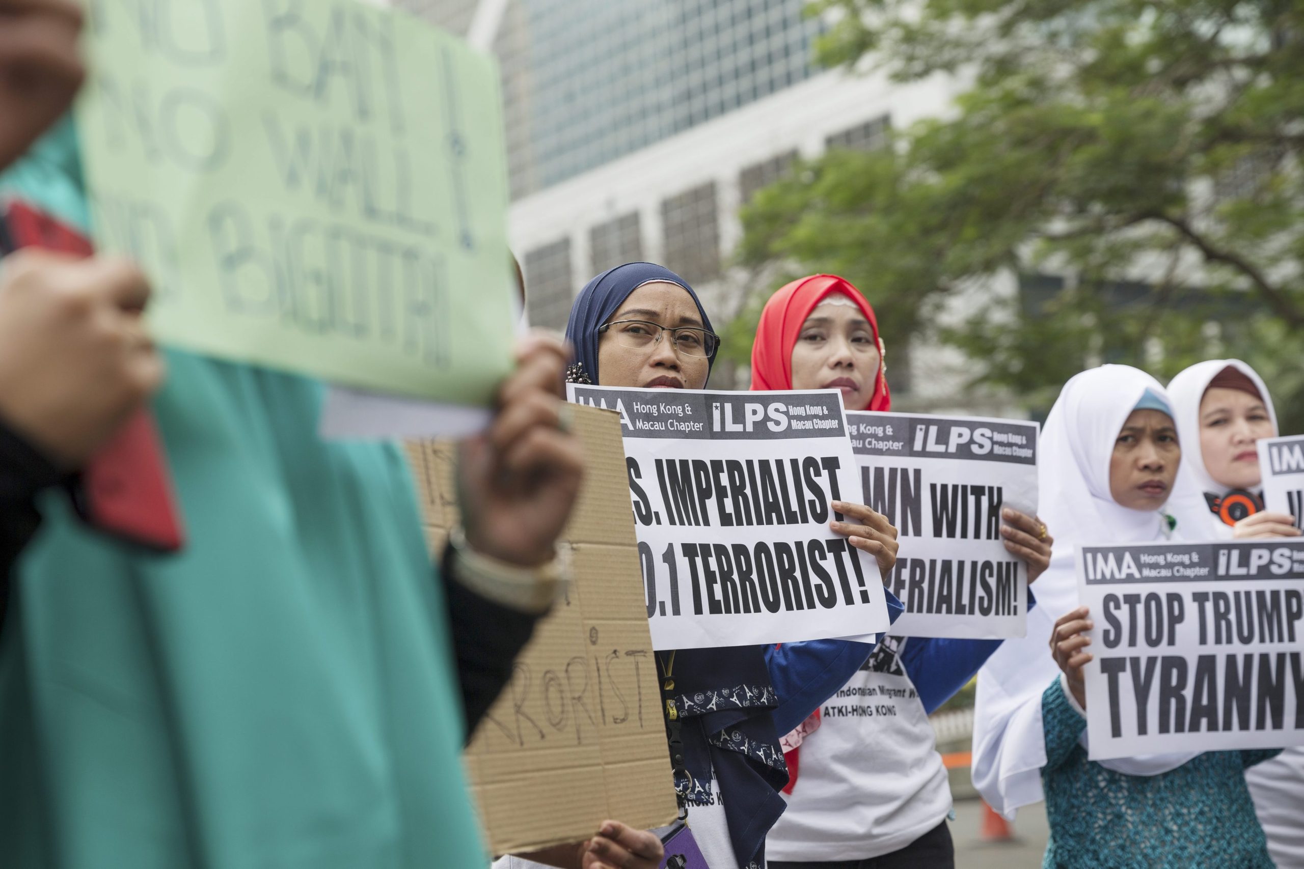 Empregadas domésticas protestam contra Trump em Hong Kong