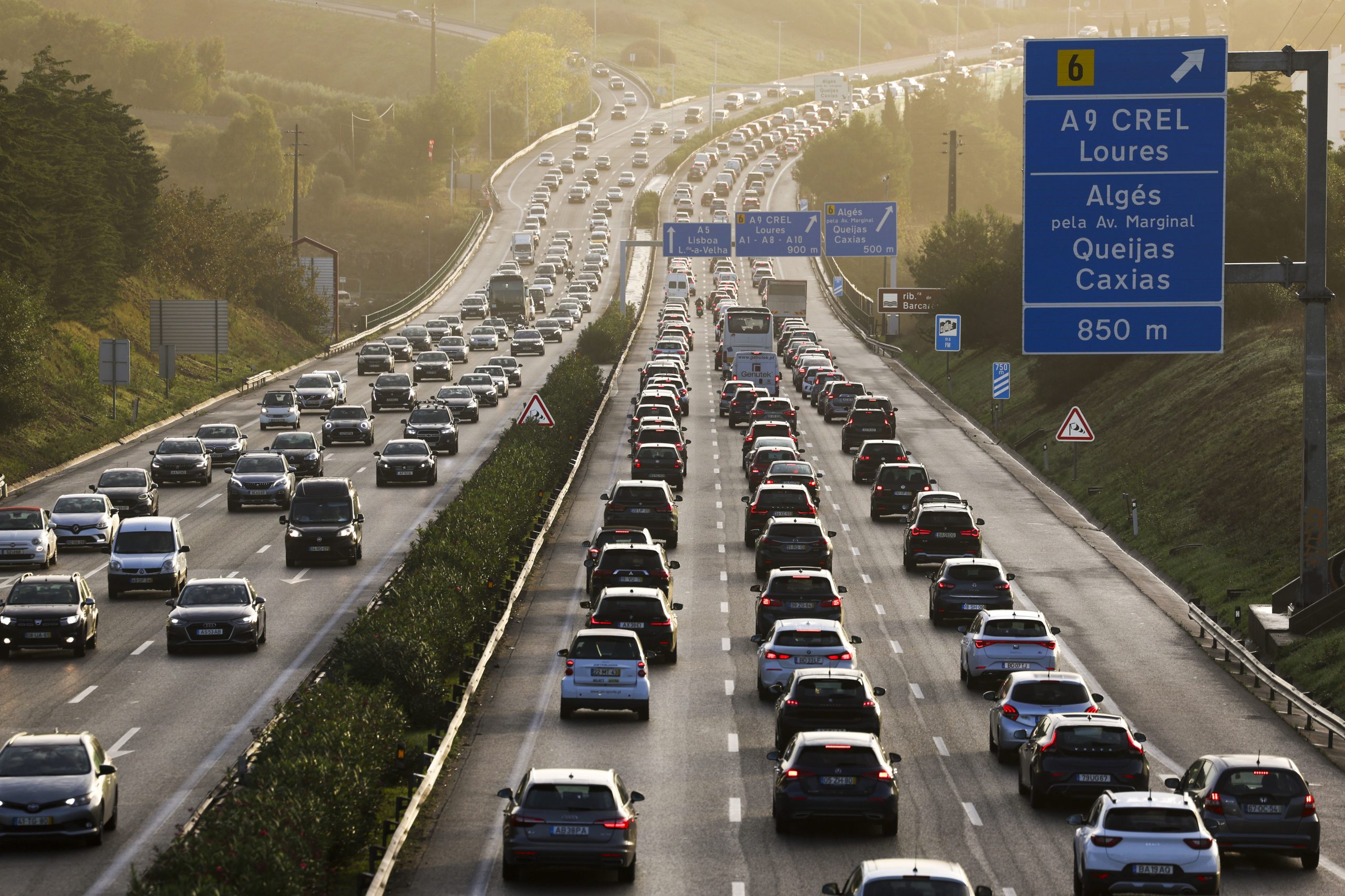 Acidente na A5 no sentido Lisboa-Cascais condiciona trânsito