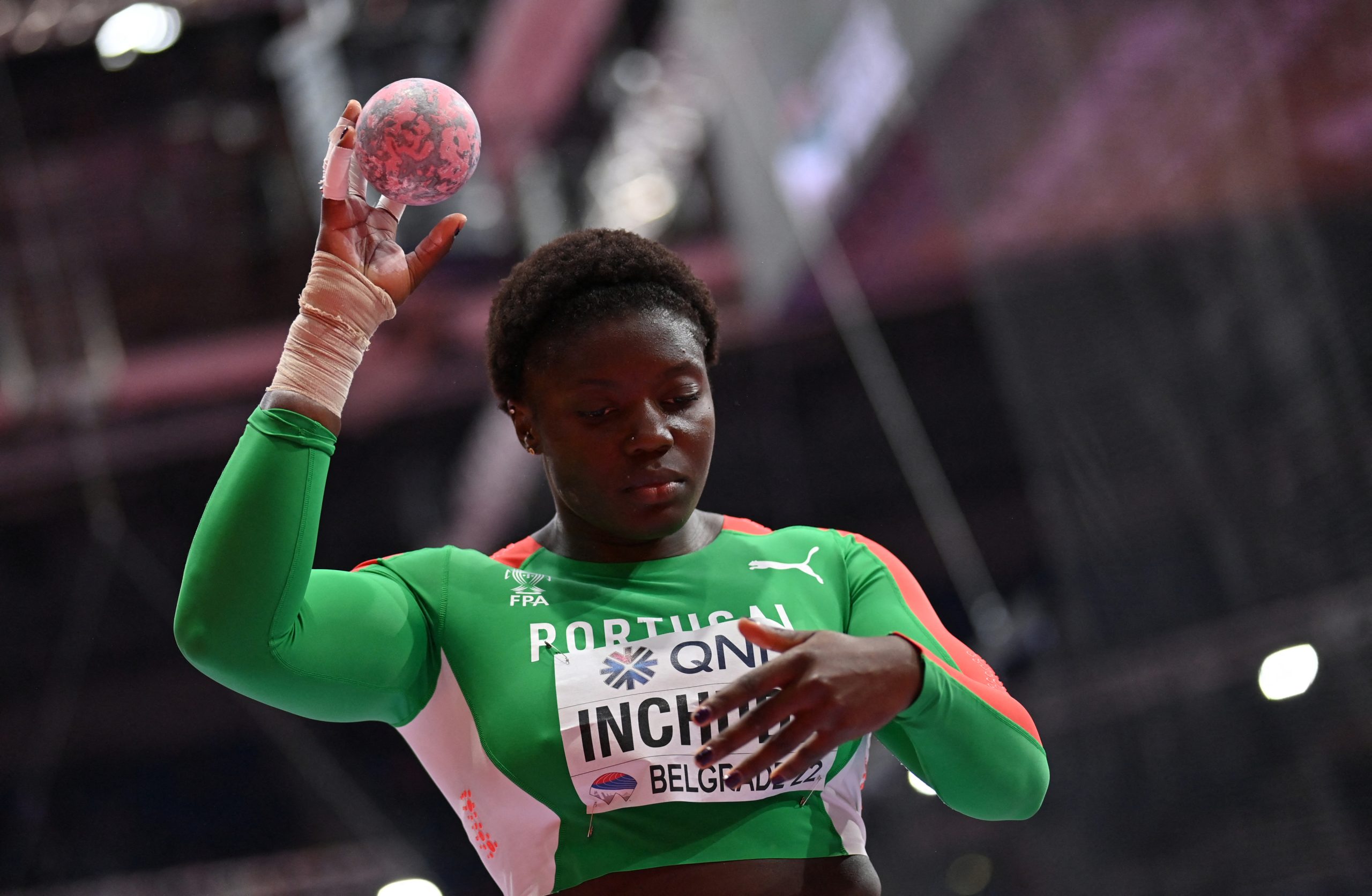 Jéssica Inchude garante mínimos no lançamento do peso para Jogos Olímpicos
