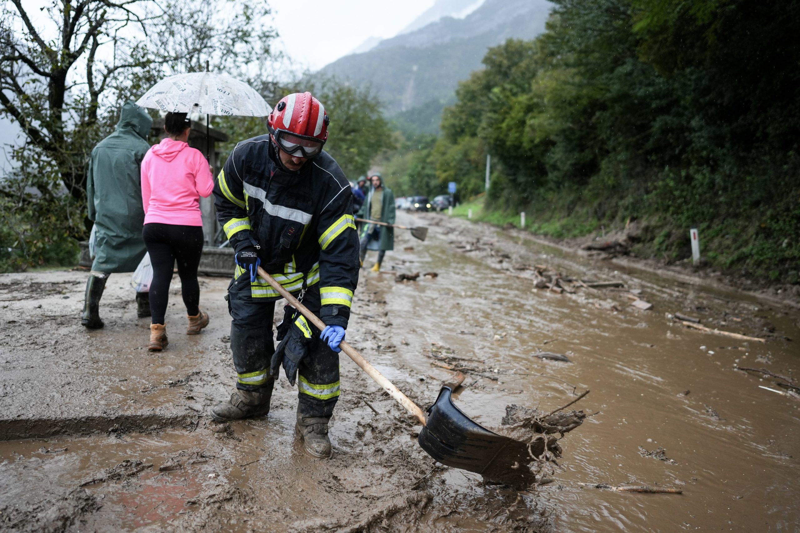 Balanço de mortos pelas inundações na Bósnia sobe para 22 e autoridades ordenam evacuação