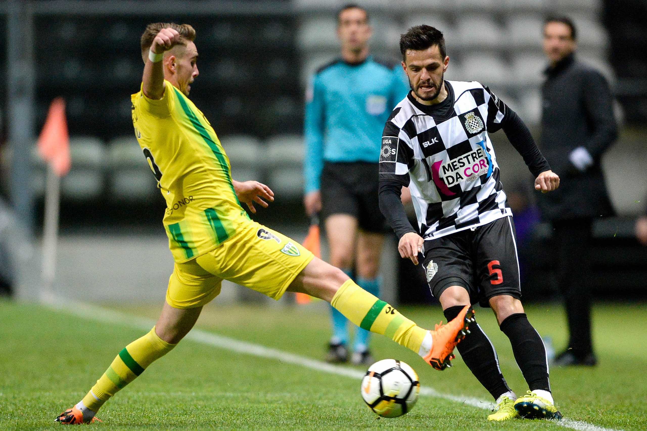 Boavista e Tondela empatam a um golo no Bessa