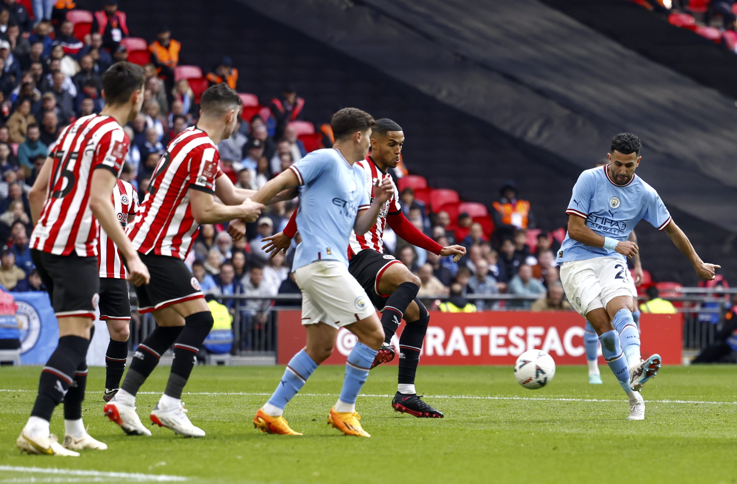 Manchester City na final da Taça de Inglaterra com ‘hat-trick’ de Riyad Mahrez