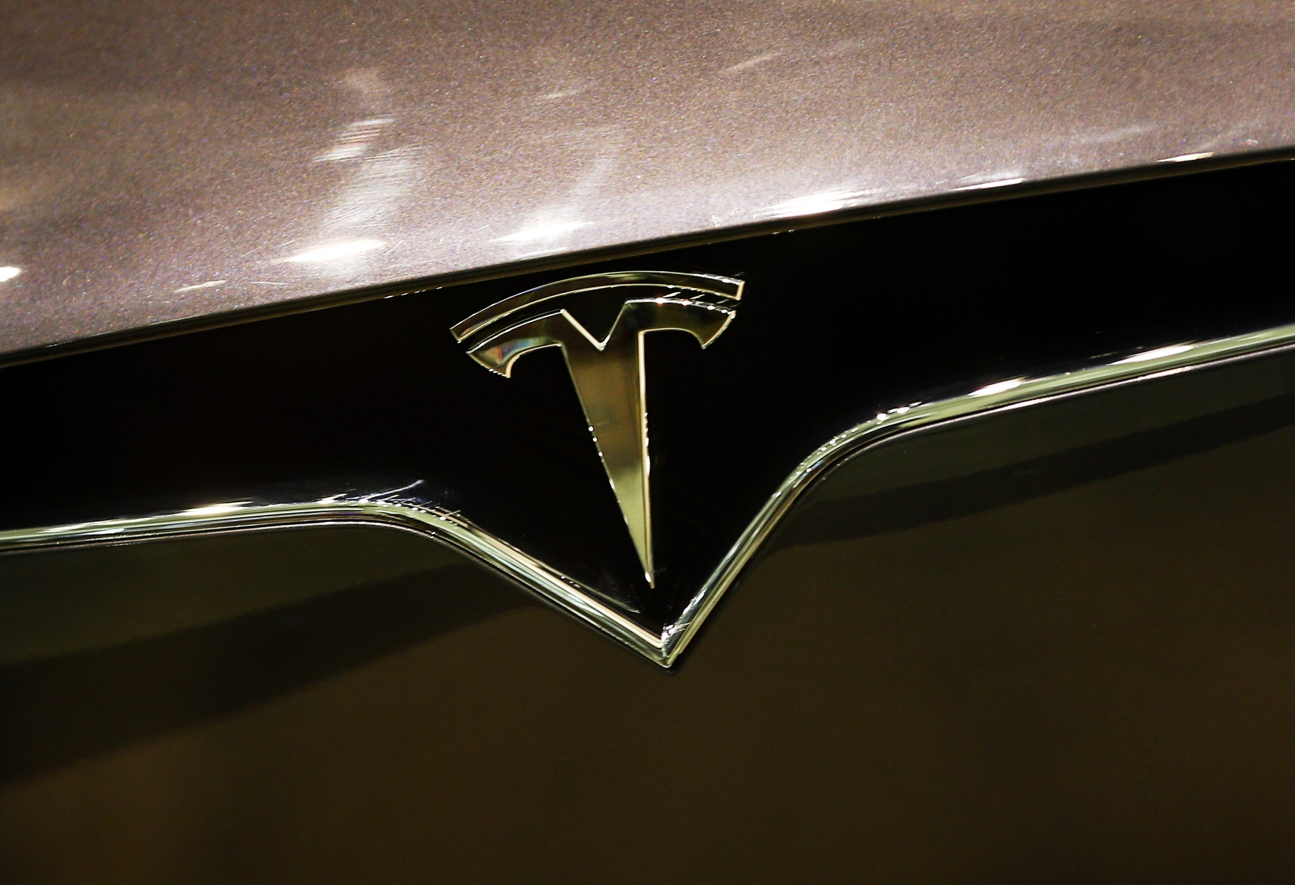 Com Reino Unido fora de questão à conta do “Brexit”, Tesla anuncia construção de primeira fábrica europeia na Alemanha