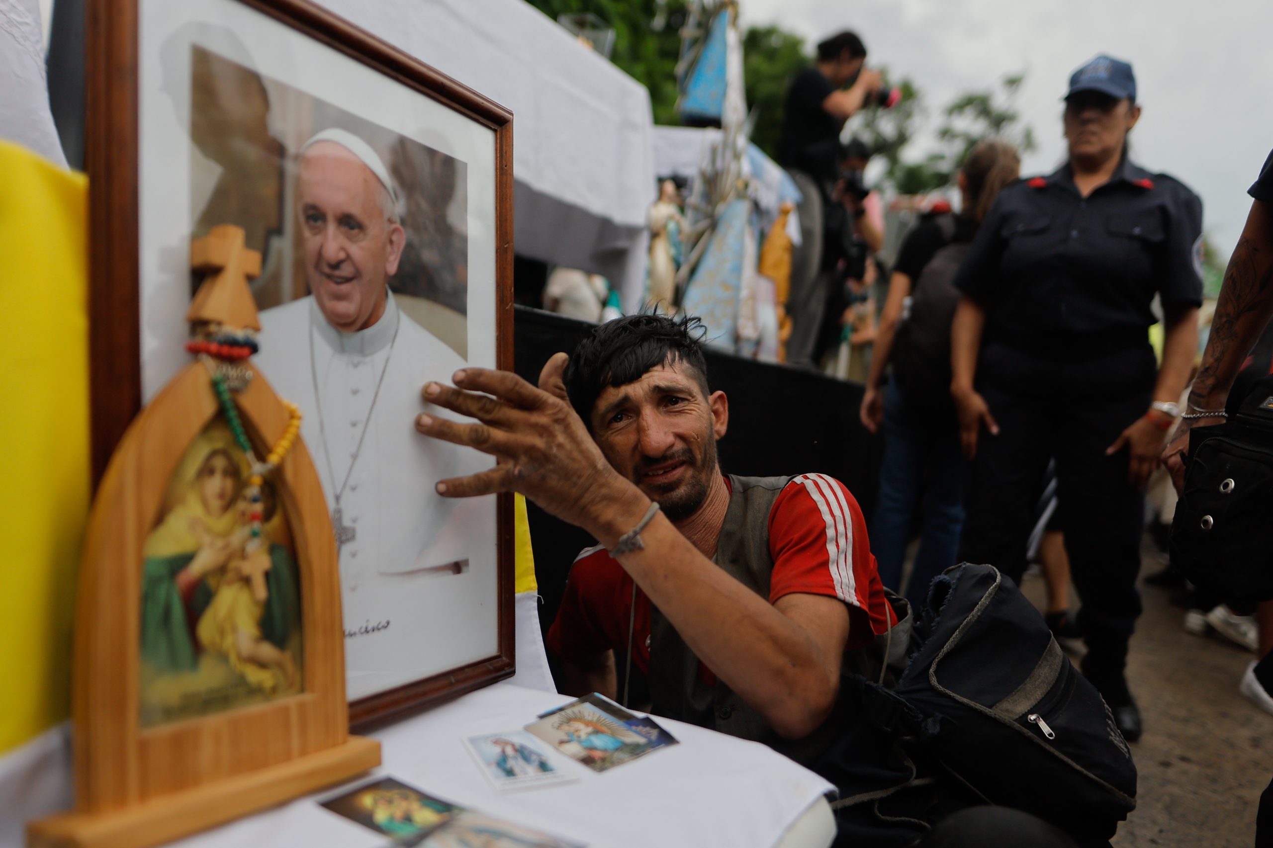 “Orfãos” e “sozinhos”. A Buenos Aires que viu Francisco nascer, chora a partida