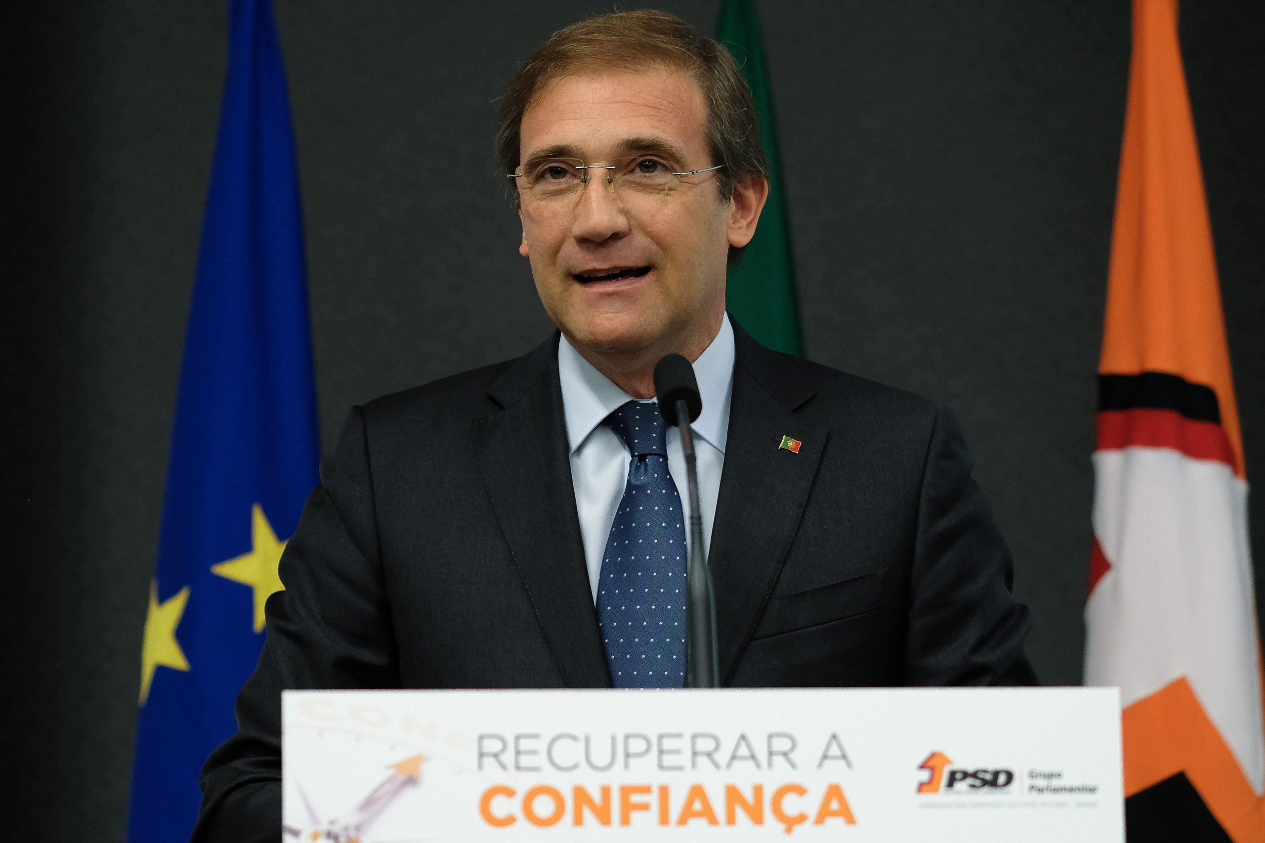 Passos Coelho diz que parlamento deve clarificar intenções da lei do financiamento dos partidos