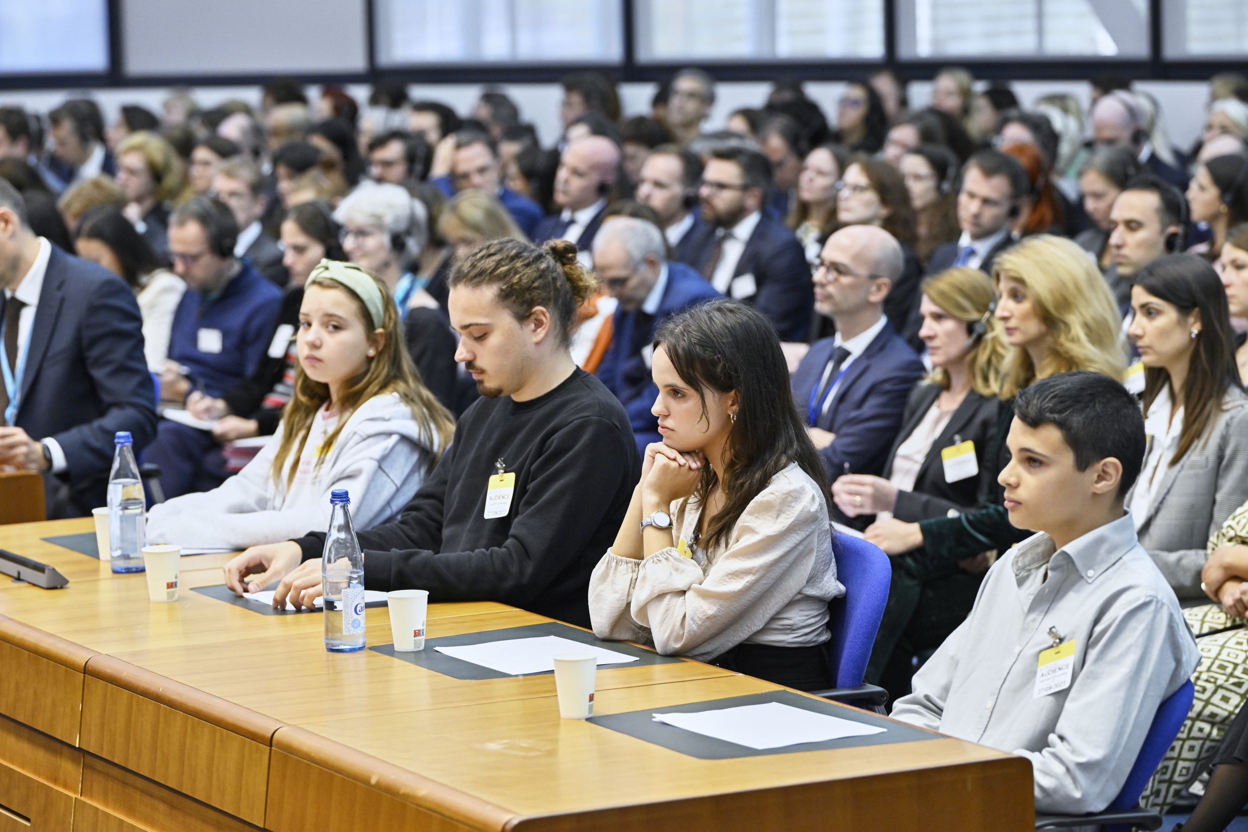 Jovens ouvidos no Tribunal dos Direitos Humanos dizem que governos “estão a desvalorizar os impactos das alterações climáticas”