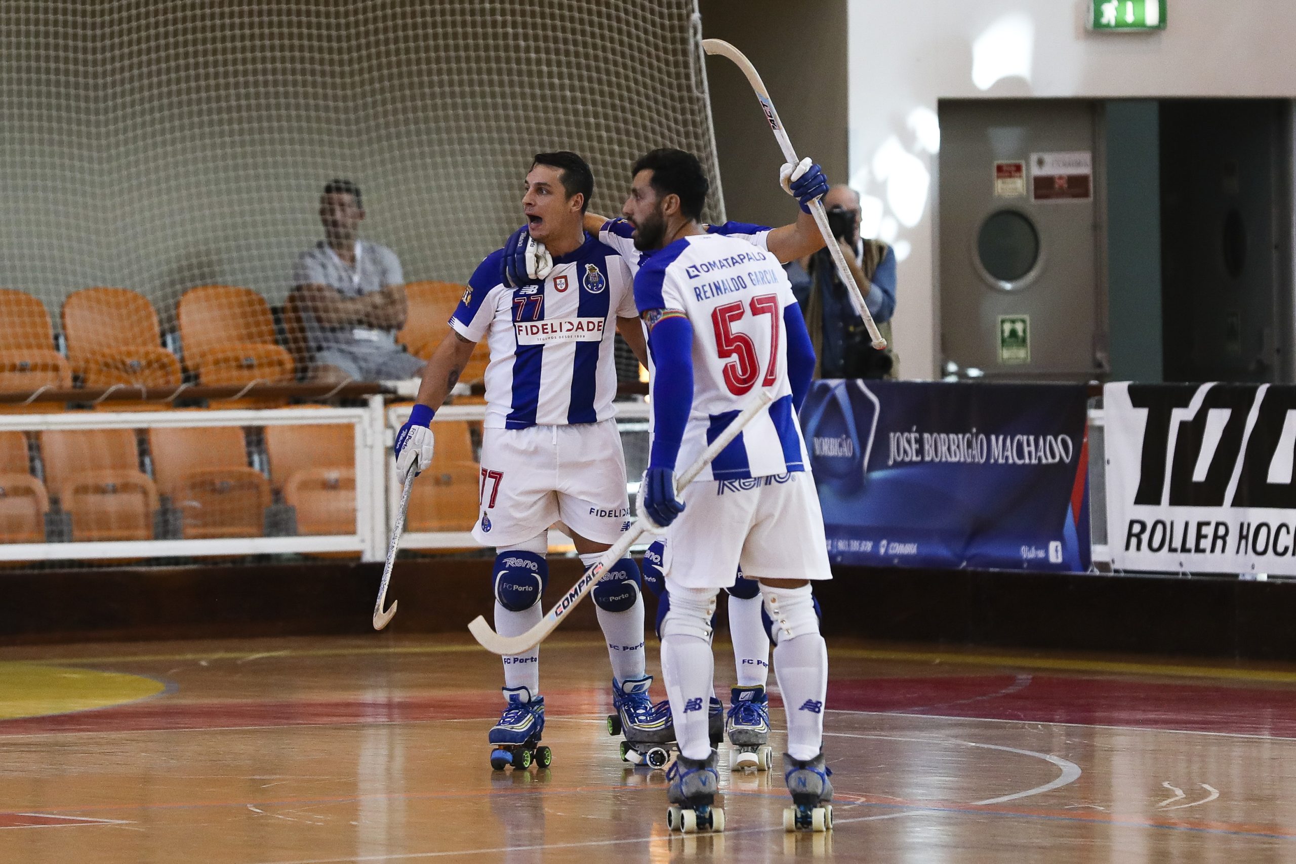 FC Porto goleia Monza na Liga Europeia de hóquei com cinco de Giulio Cocco