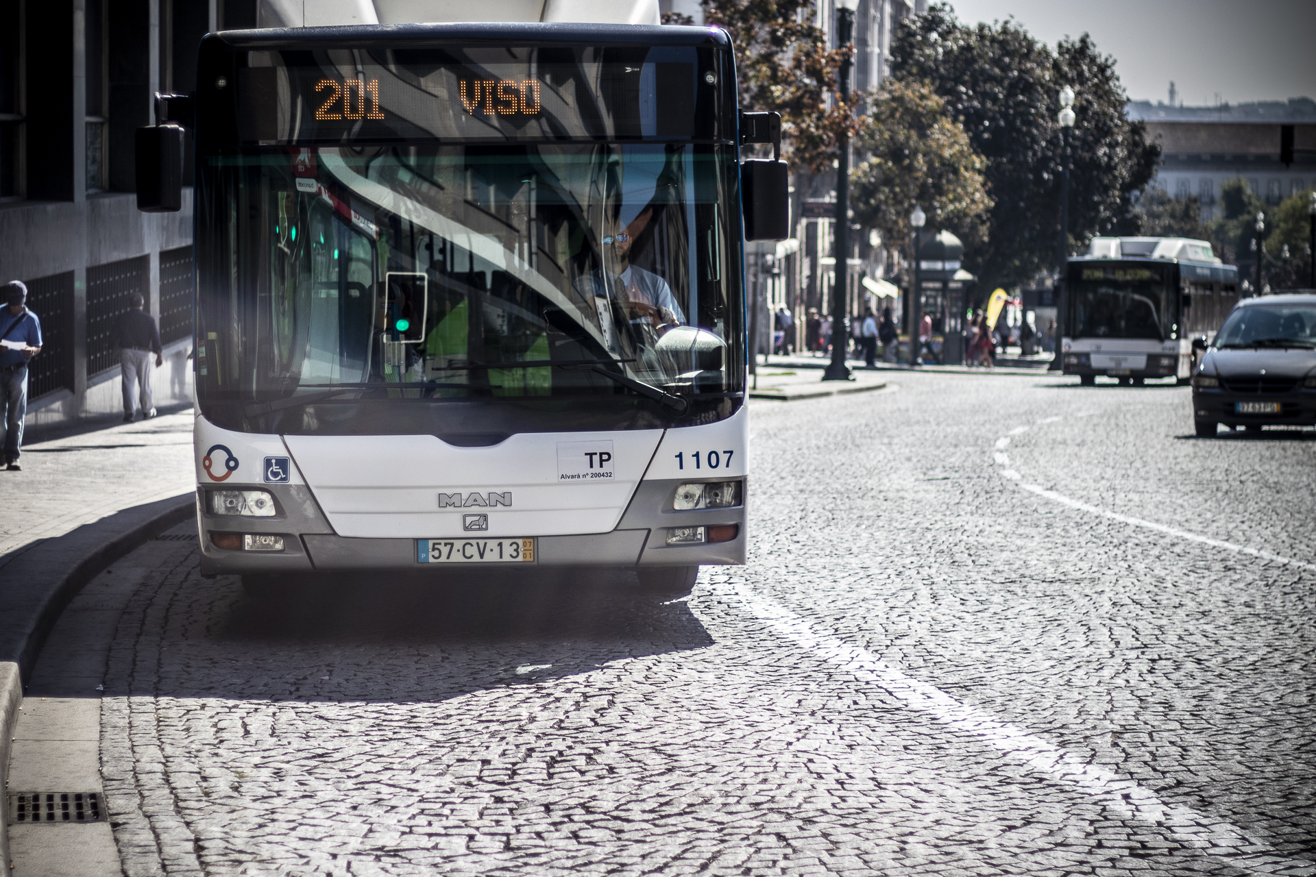Transportes não convencem trabalhadores de nova zona do Porto alvo de parquímetros