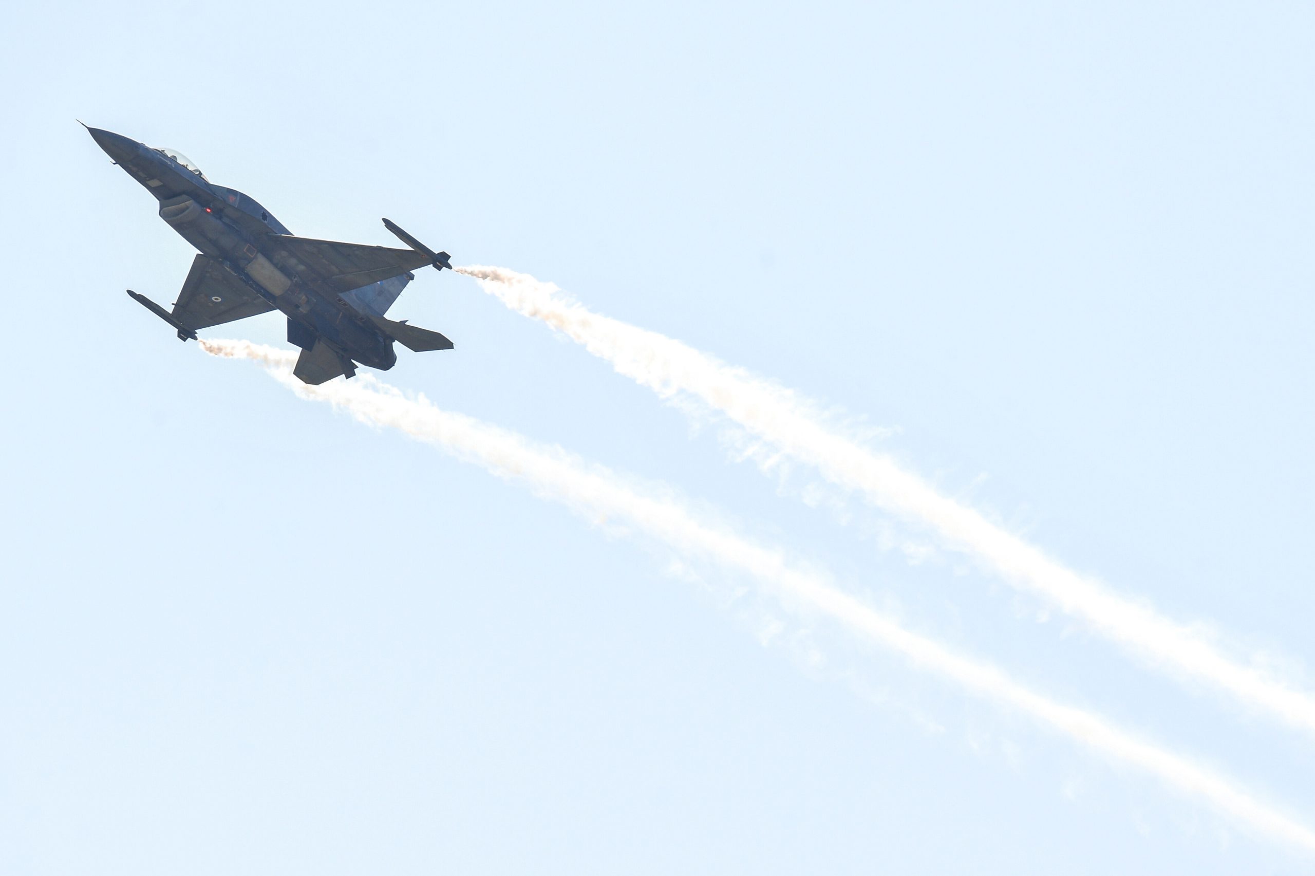 Rússia ataca aeródromo ucraniano preparado para receber caças F-16