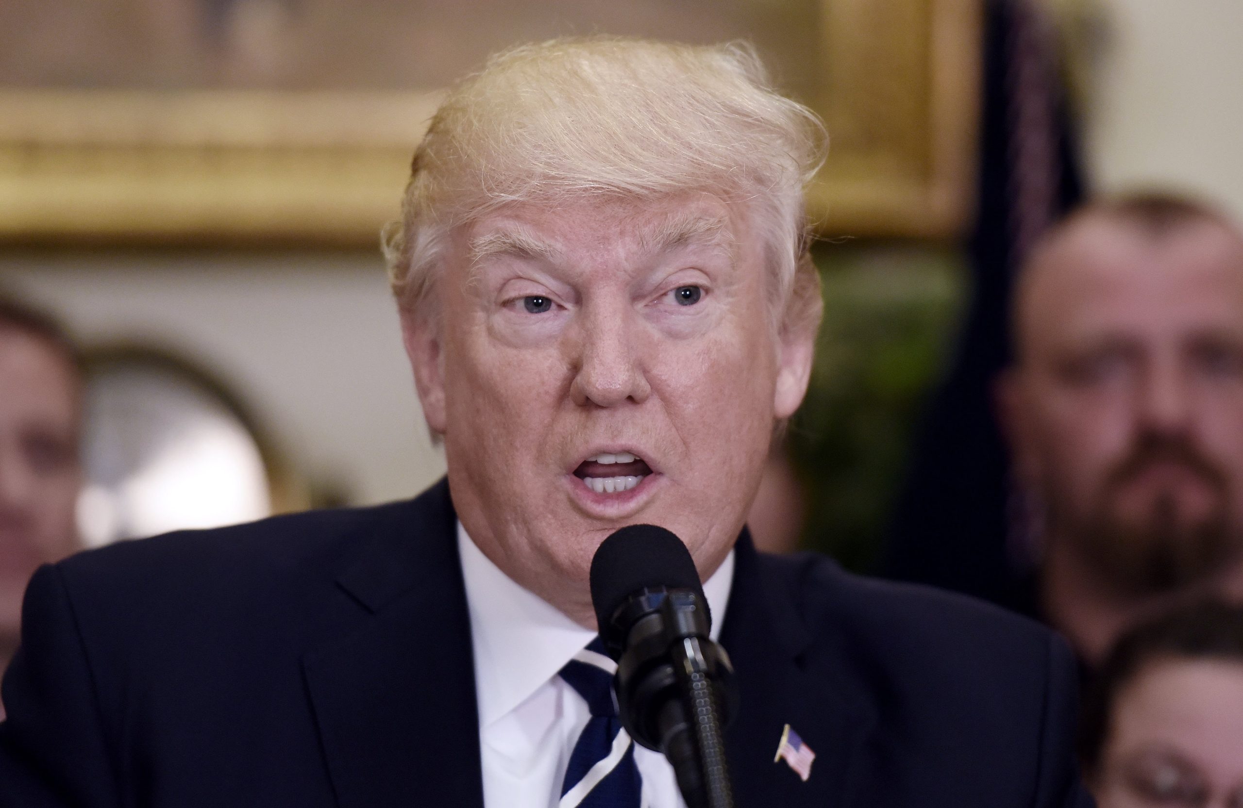Decreto migratório de Trump avança parcialmente