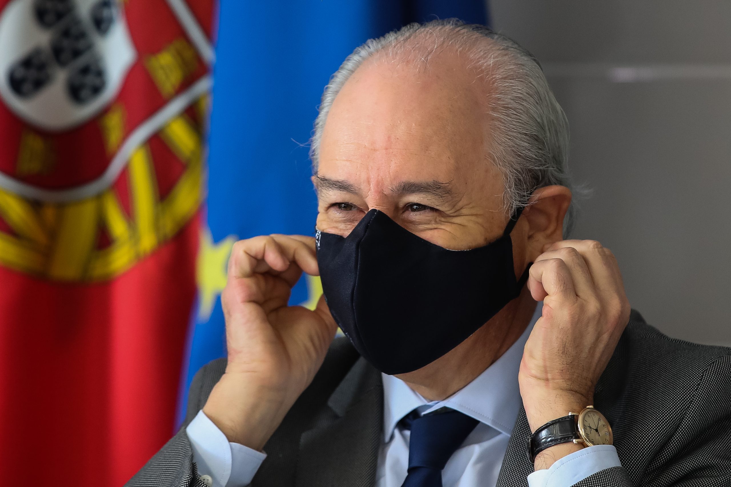 Rio afasta qualquer “intenção política” de jantar com Santana Lopes
