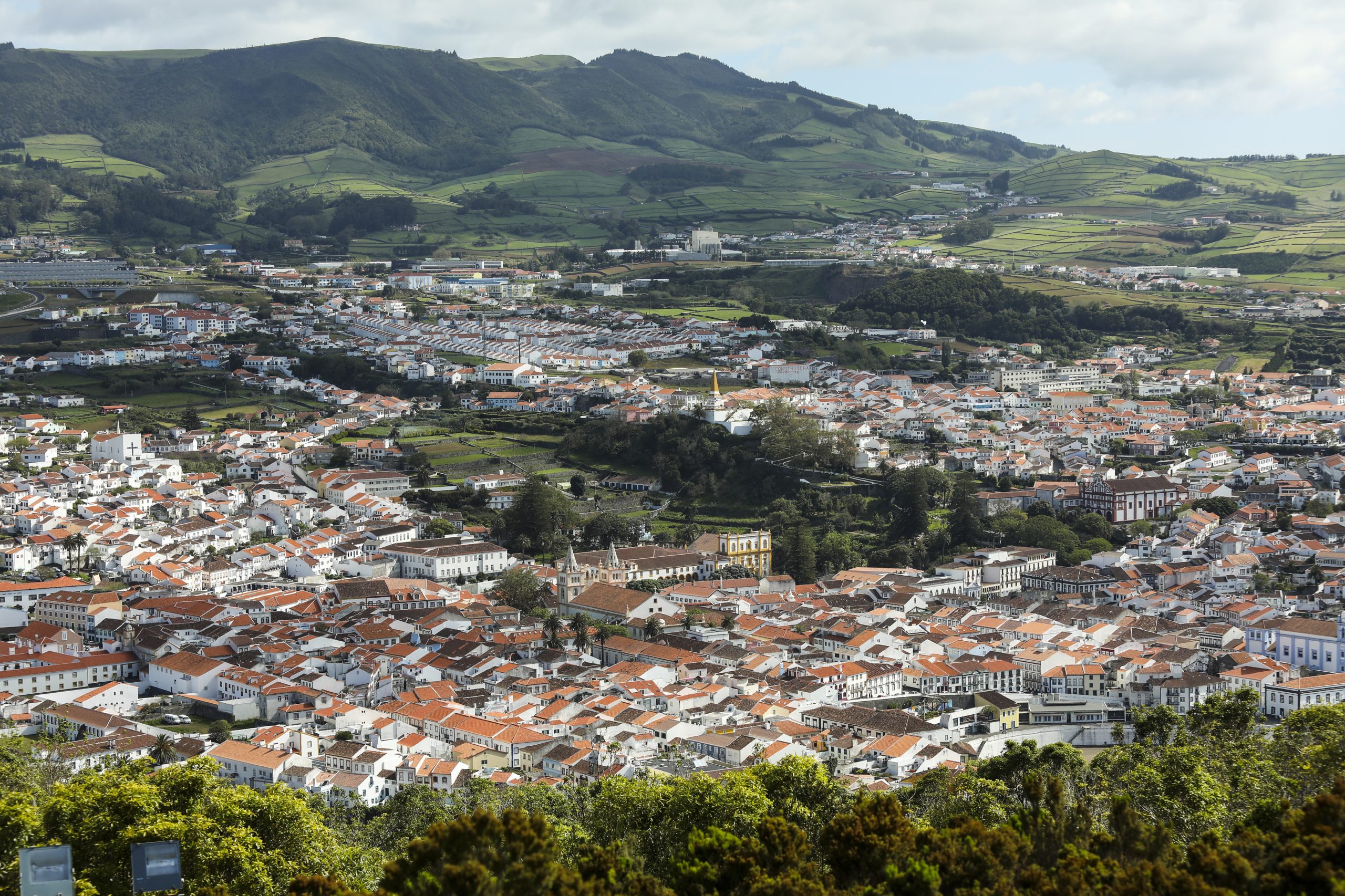 Governo dos Açores inicia terça-feira visita de três dias à ilha Terceira