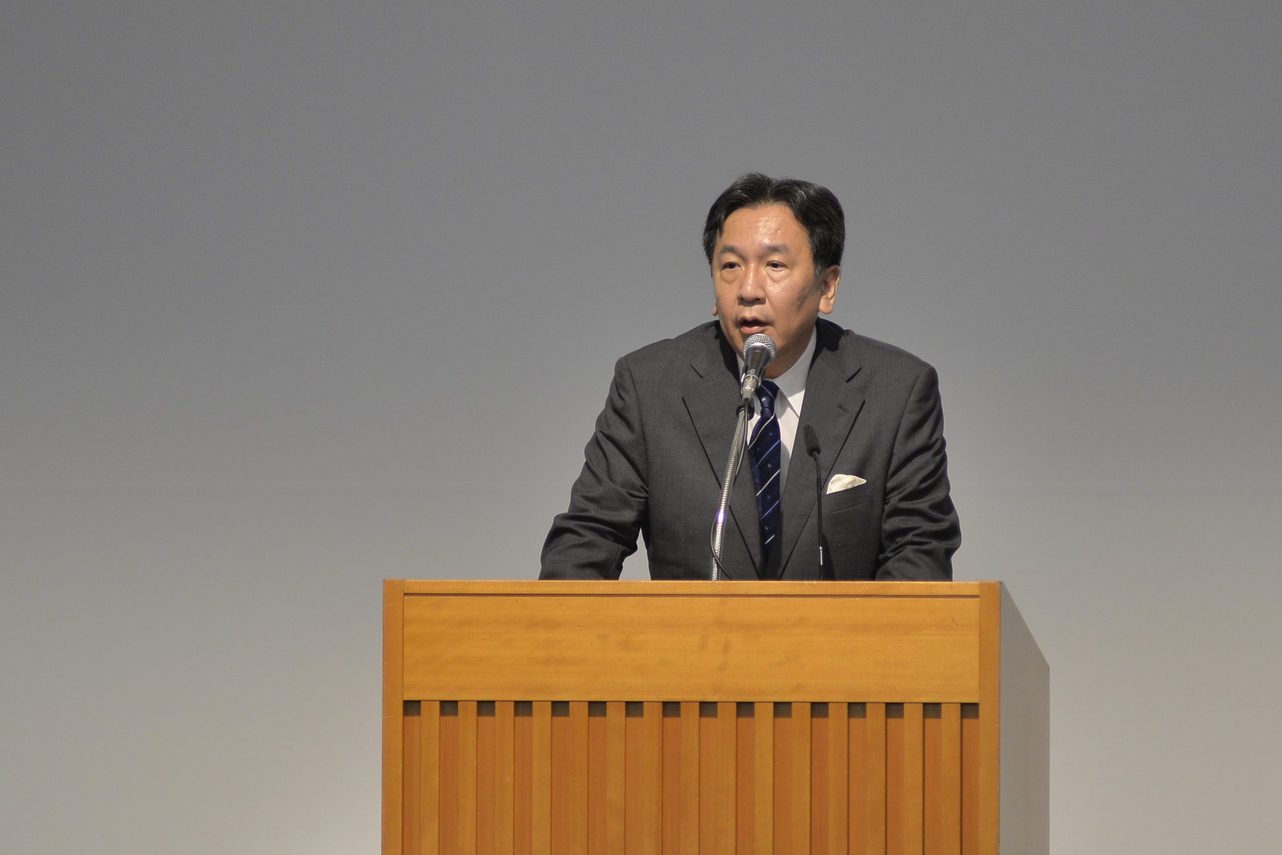 Principais partidos da oposição unem forças no Japão, dias antes da substituição do chefe de Governo
