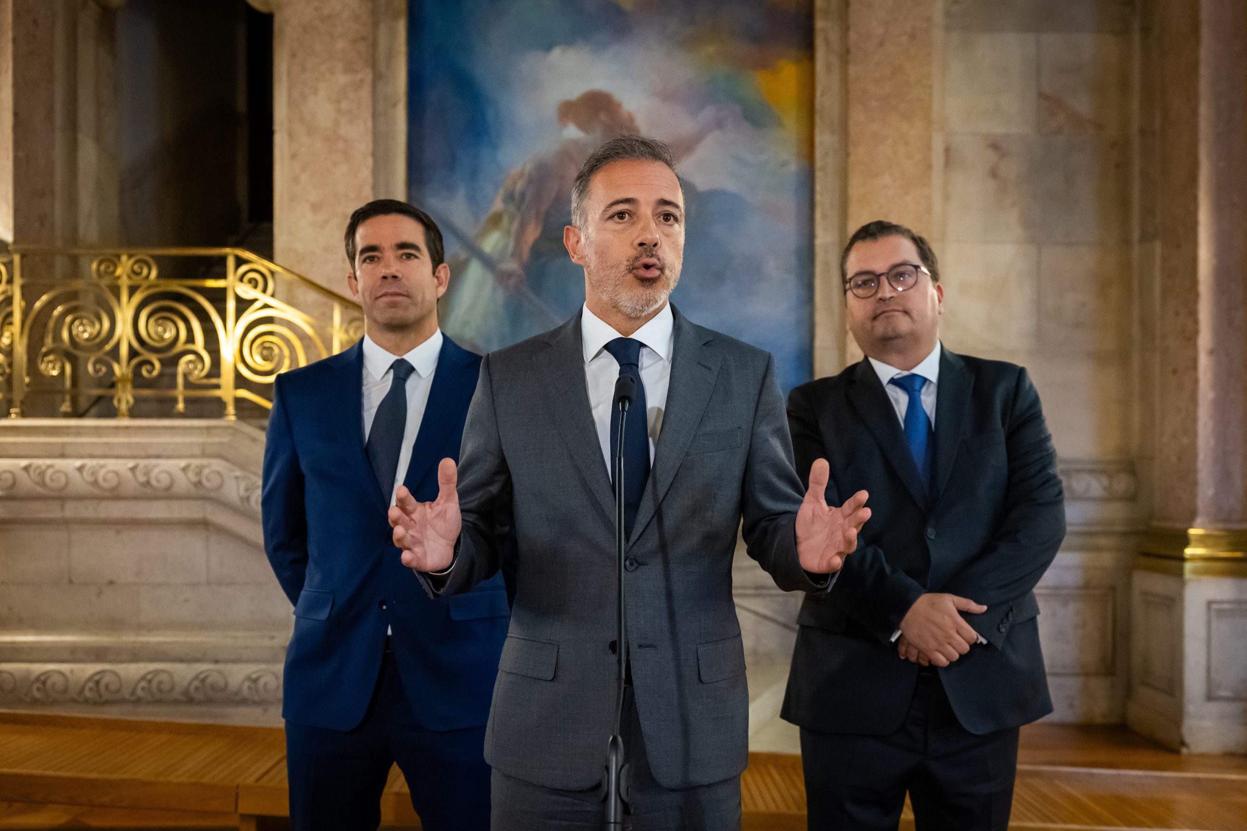 Governo diz que “está disponível” para ceder no OE2025