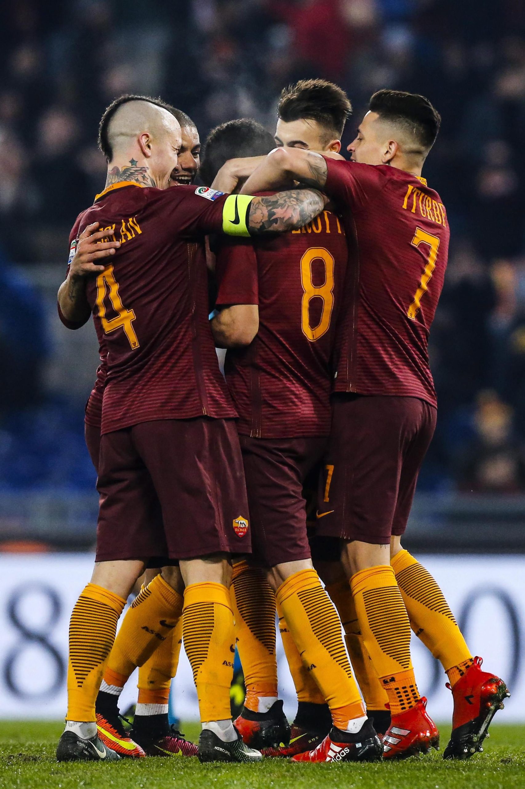 Liga Italiana: Roma vence e mantém-se na perseguição à Juventus