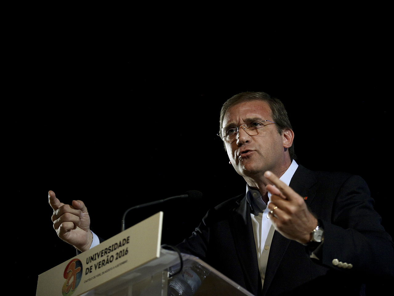 Passos Coelho acusa governo de privilegiar aumento de impostos indiretos
