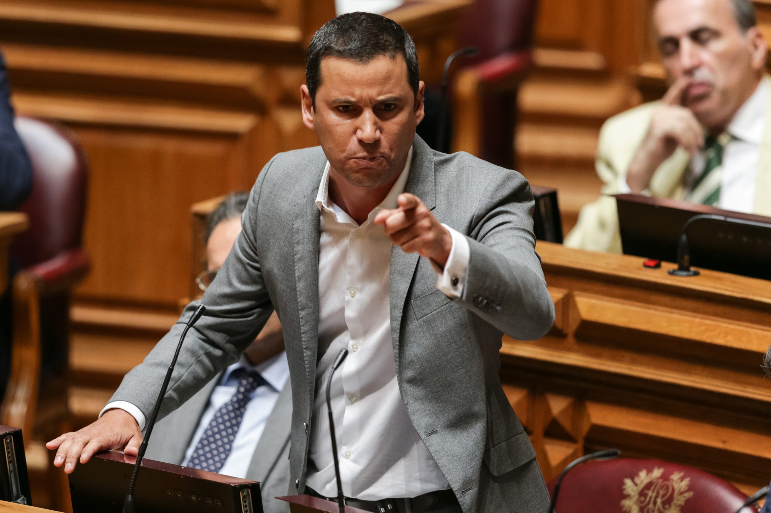 PS diz que “não é possível reconhecer todo o tempo de serviço” no descongelamento de carreiras