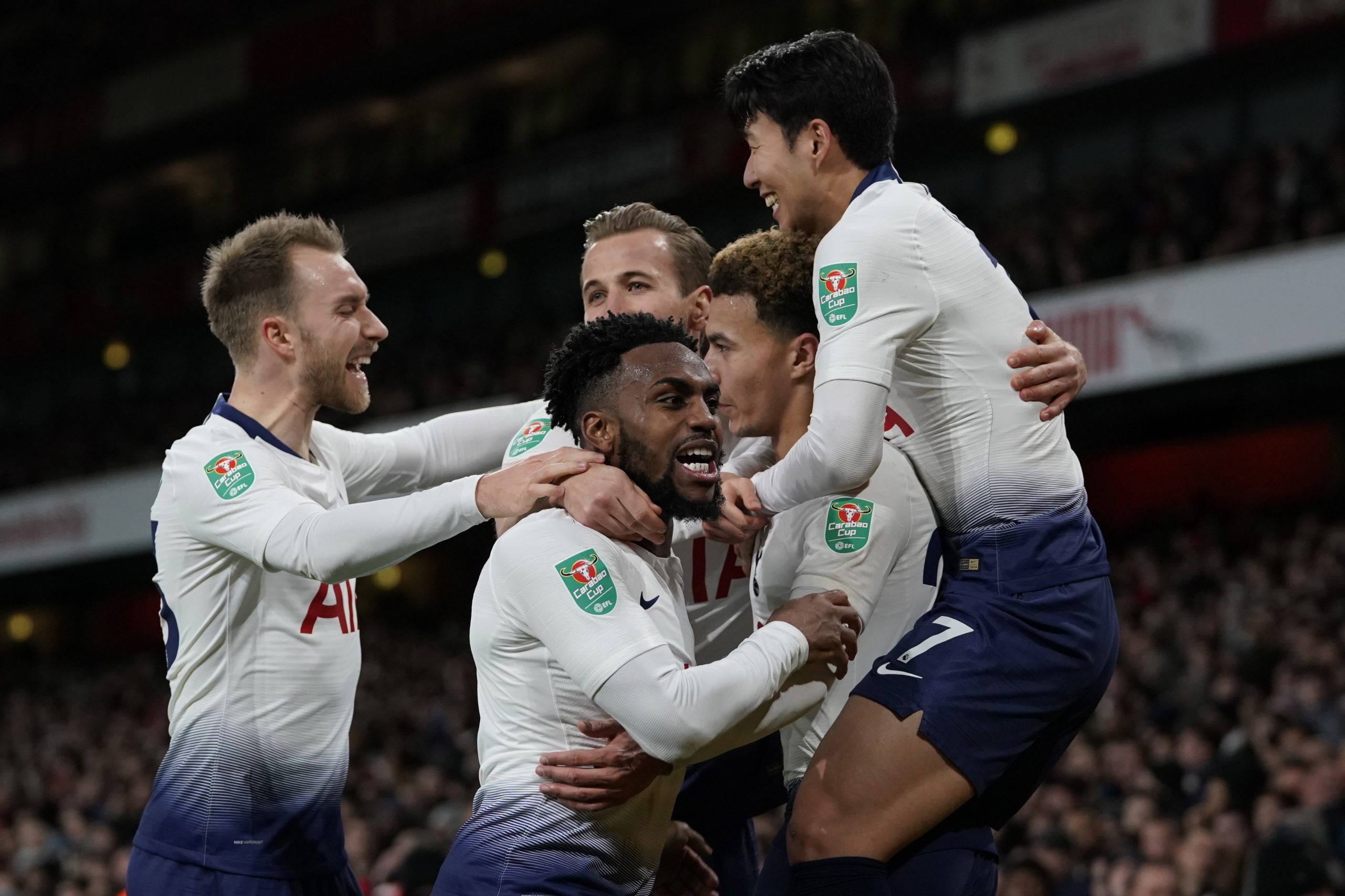 Tottenham e Chelsea juntam-se a Manchester City e Burton nas ‘meias’ da Taça Liga