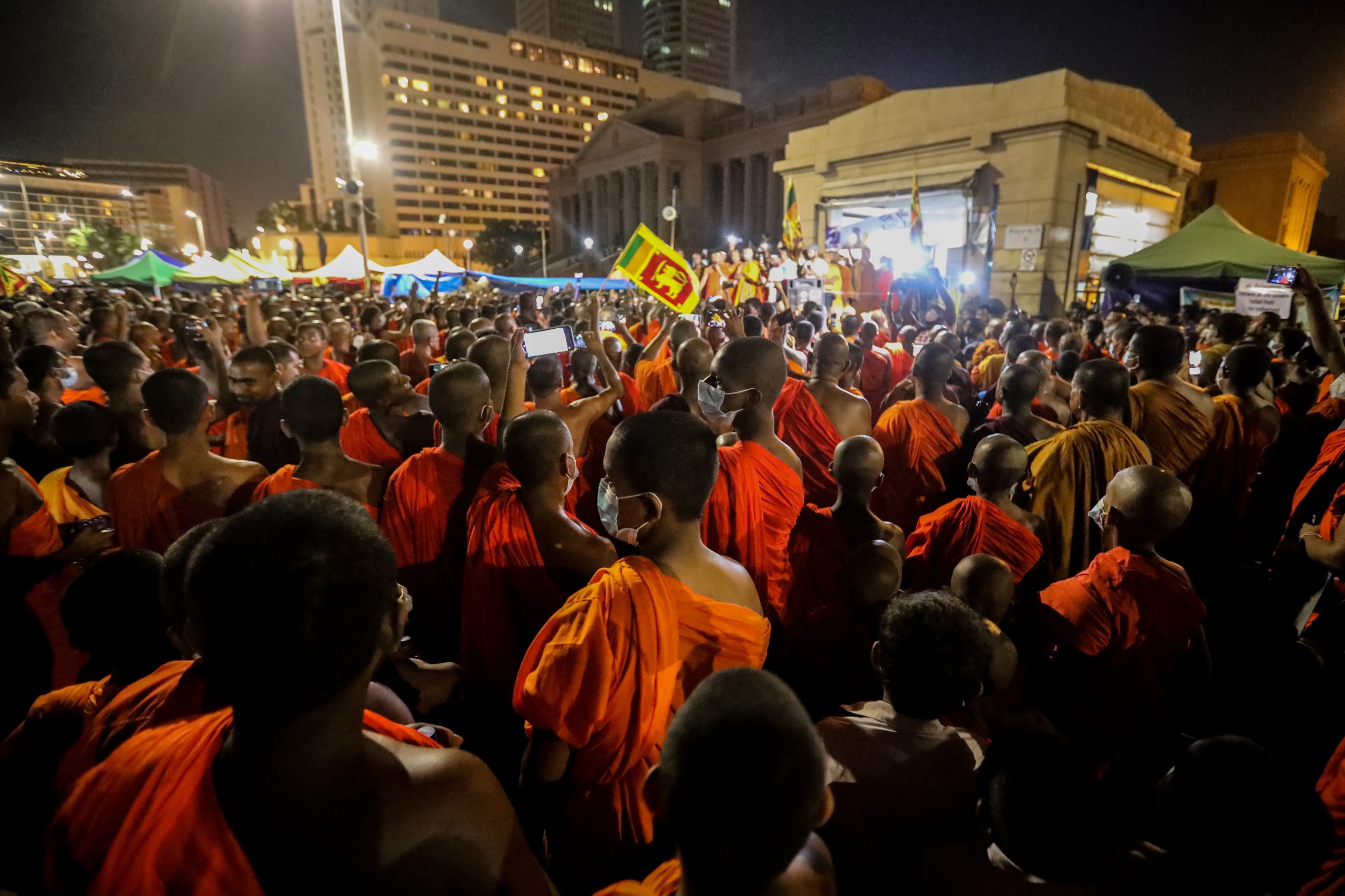 Polícia do Sri Lanka declara recolher obrigatório na capital devido a confrontos