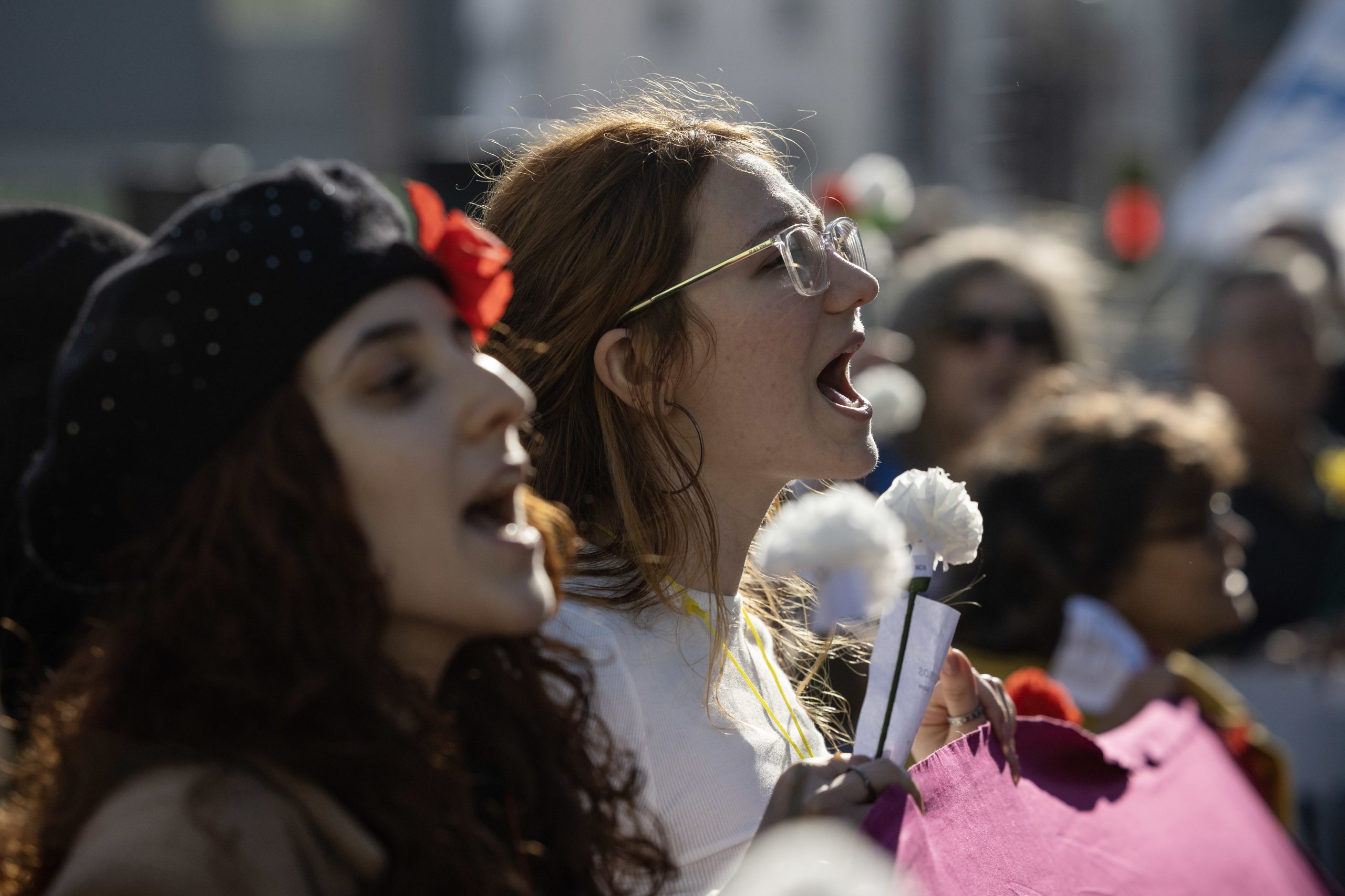 Mulheres marcham em 12 cidades portuguesas contra uma “sociedade desigual” de violência e opressão