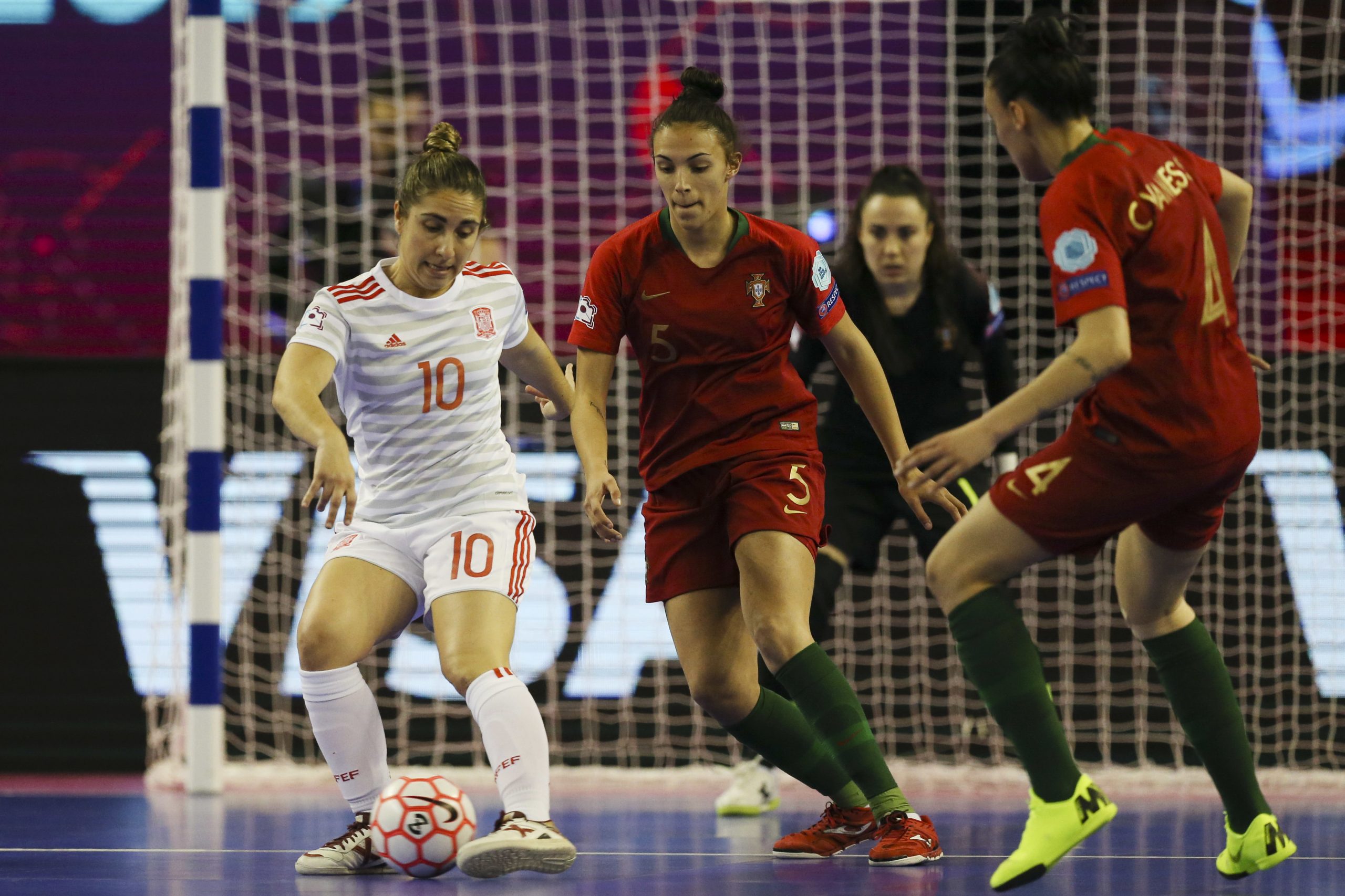 Marcelo expressa orgulho na seleção feminina de futsal e felicita vice-campeãs