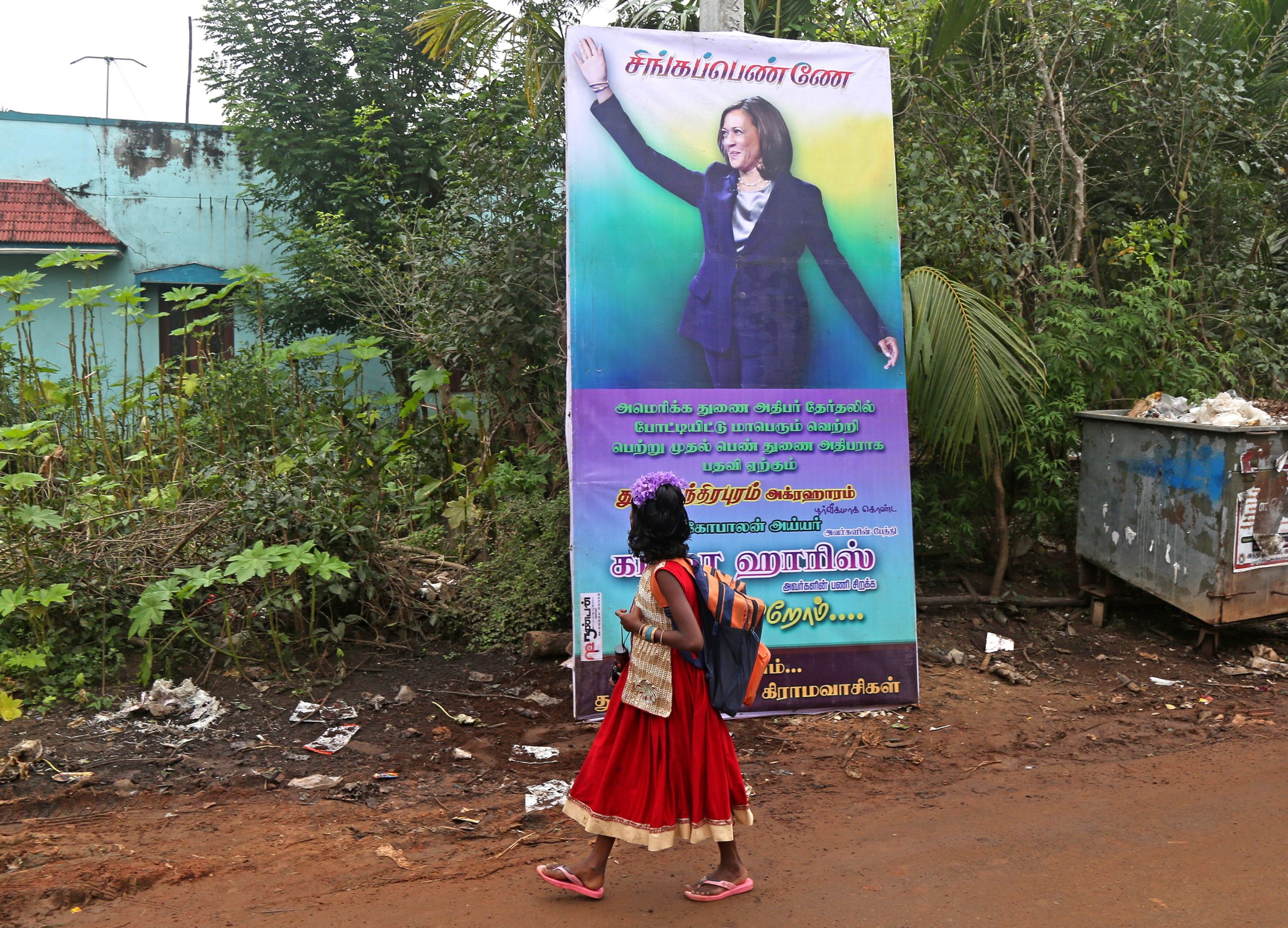 “Quando for presidente, terá de nos visitar”. Religiosos do vilarejo indiano onde avô de Kamala Harris viveu rezam pela sua vitória